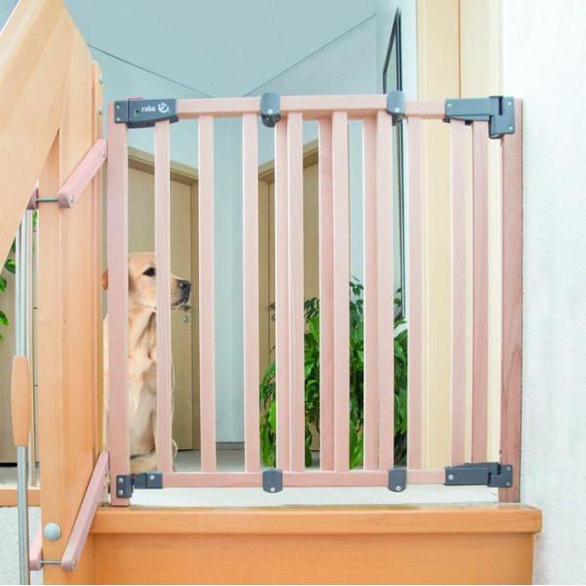 Voir la diapositive 2 : Roba Barriere de sécurité bébé pour escalier safety up - roba - largeur de 93.5 a 120.5 cm - bois naturel