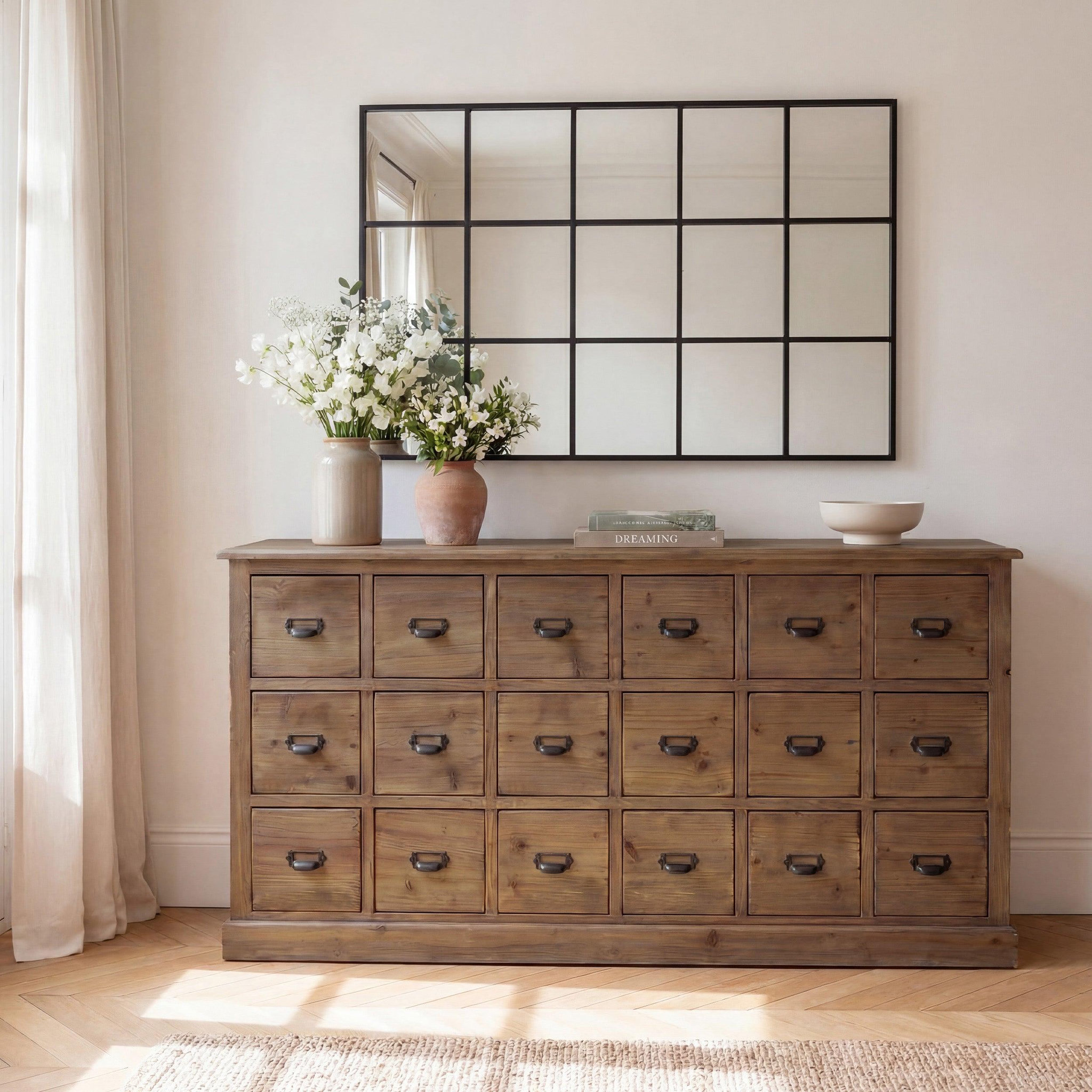 Voir la diapositive 2 : MAISON PAVANE Buffet en bois recyclé 18 tiroirs-miramas