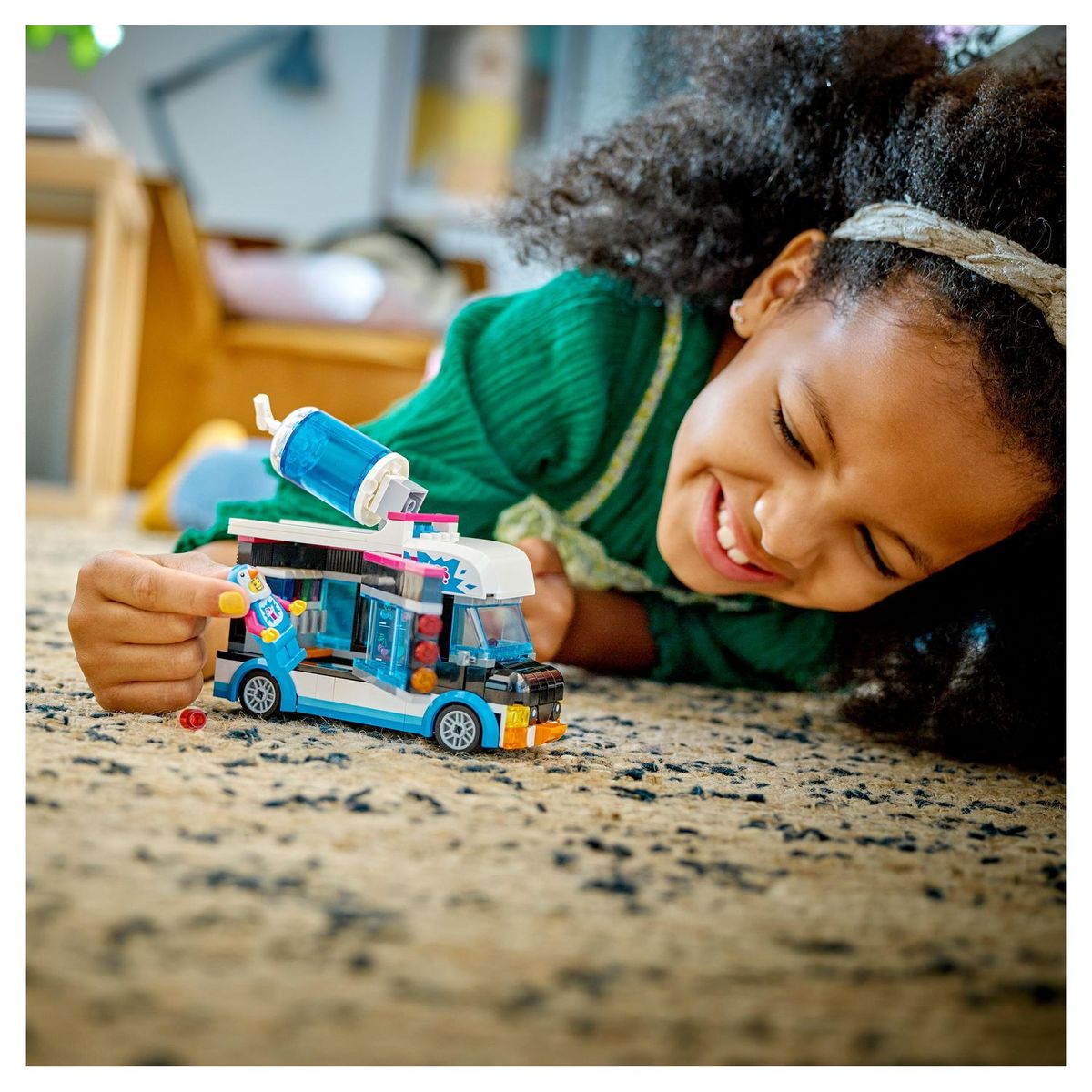 LEGO City 60384 Le camion à granités du pingouin, Jouet Camion pour Enfants de 5 Ans, Jeu de Véhicule d'Été avec Figurines