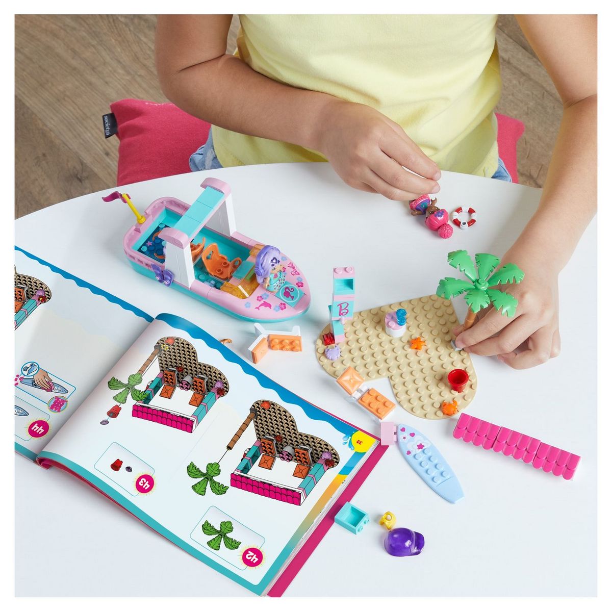 MATTEL MEGA - Barbie Color Reveal - Nage avec les dauphins