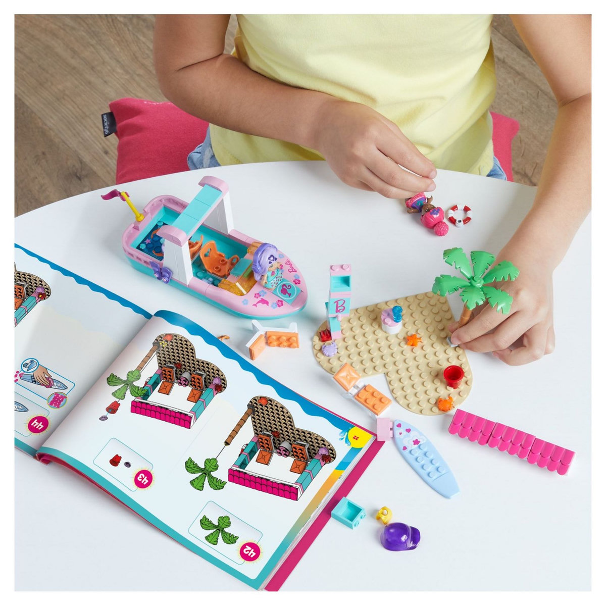 MATTEL MEGA - Barbie Color Reveal - Nage avec les dauphins