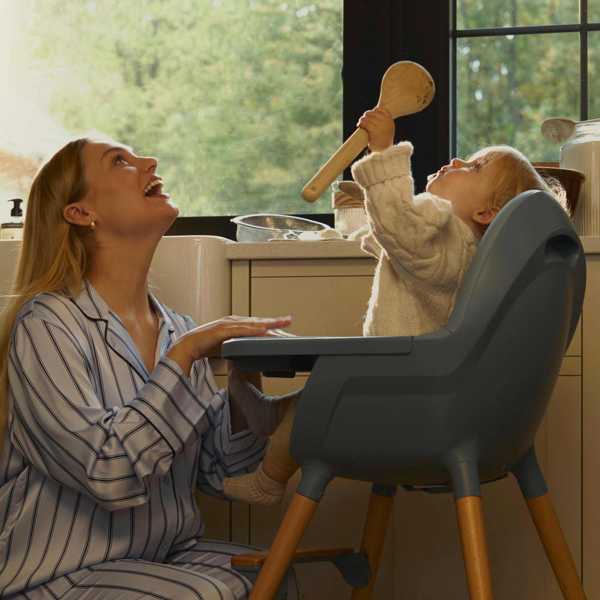 Voir la diapositive 2 : KINDERKRAFT Chaise haute 2en1 fini 2 pratique et confortable