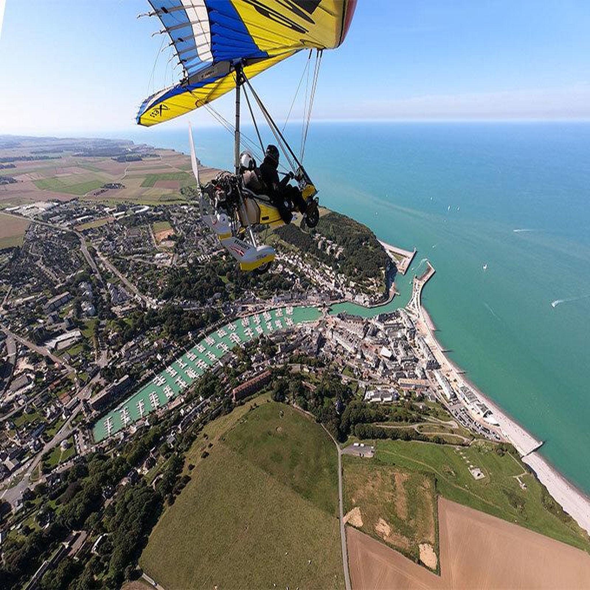 Voir la diapositive 3 : Smartbox Vol en ulm au-dessus des falaises de la côte d'albâtre en normandie - coffret cadeau sport & aventure