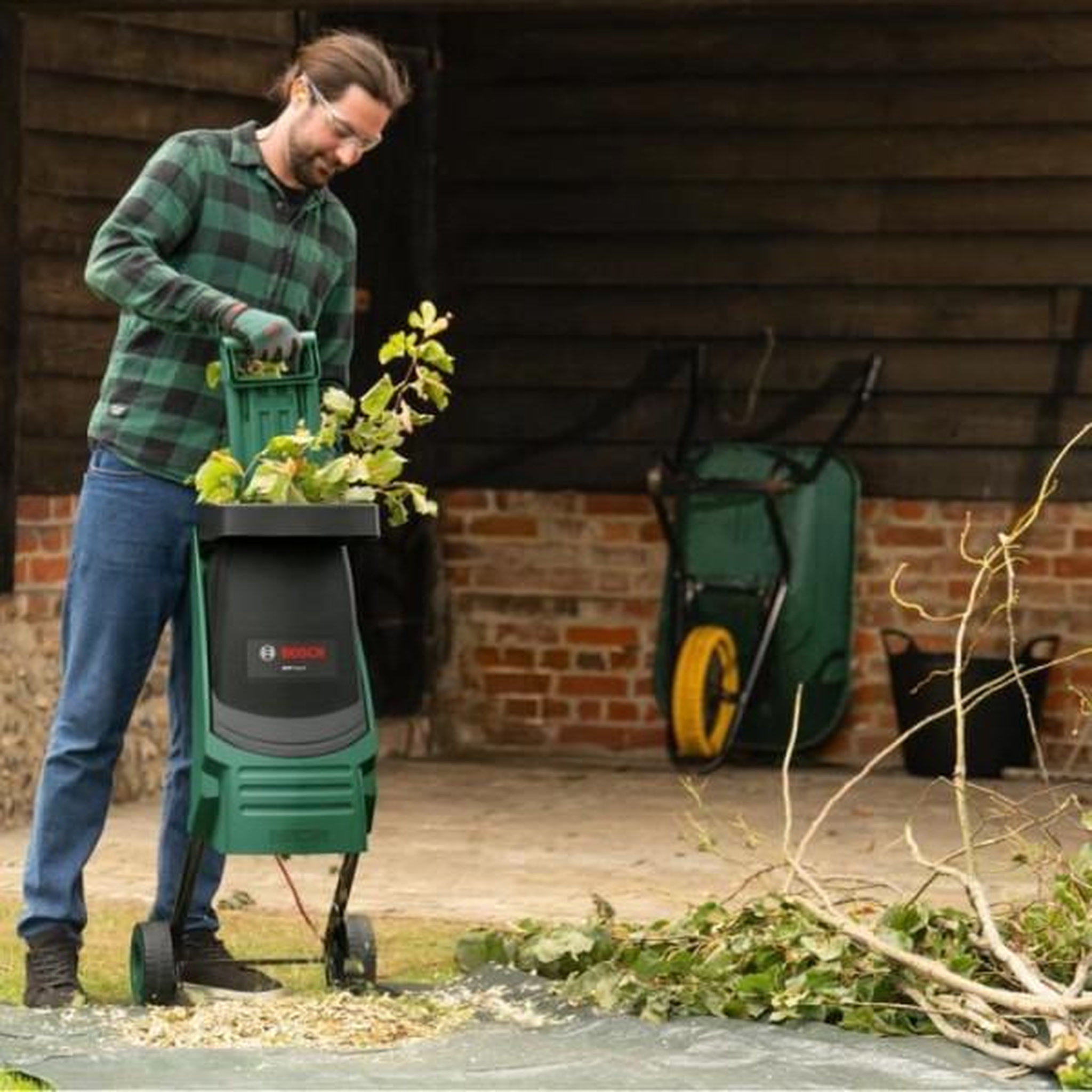 Voir la diapositive 3 : BOSCH Broyeur AXT RAPID 2000