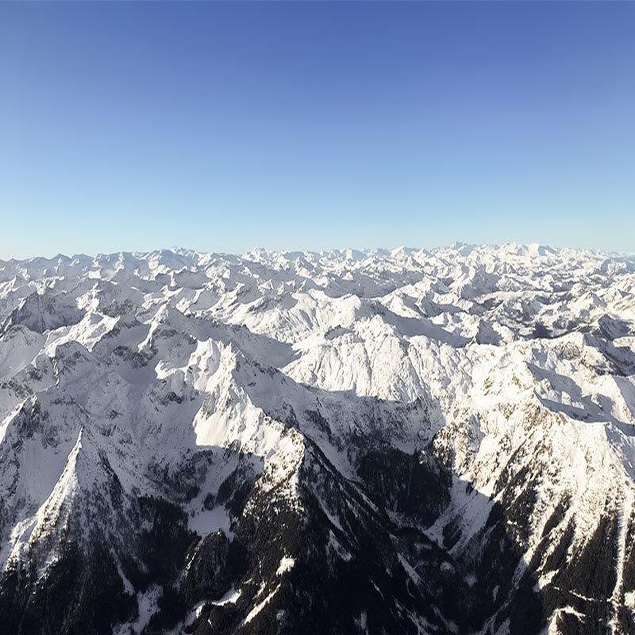 Voir la diapositive 4 : Smartbox Vol en montgolfière au-dessus de Chamonix - Coffret Cadeau Sport & Aventure