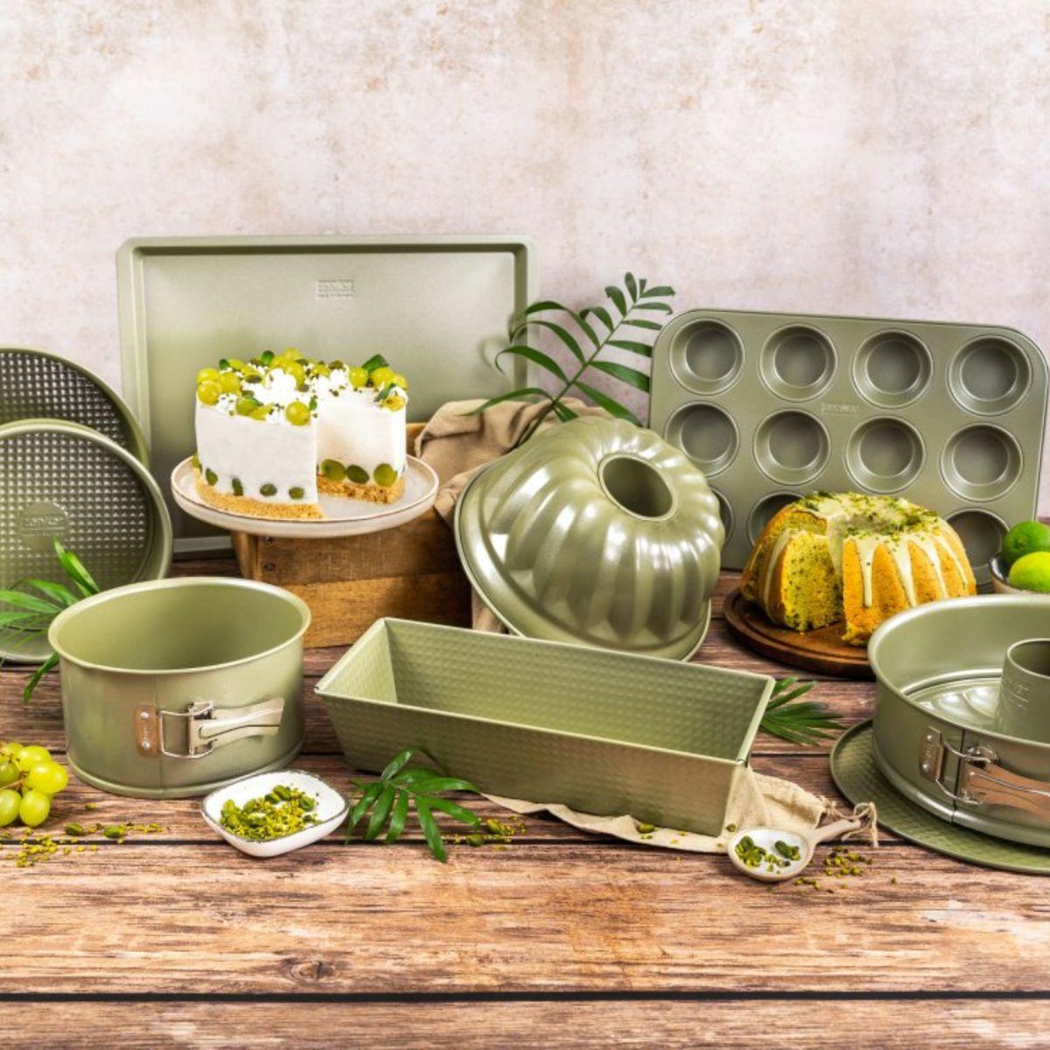 Voir la diapositive 2 : ZENKER Ensemble de 3 moules à gâteaux de 18 à 30 cm zenker green vision