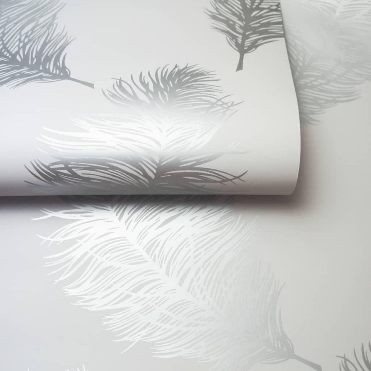 DUTCH WALLCOVERINGS DUTCH WALLCOVERINGS Papier peint Fawning Feather Gris clair