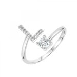 SC CRYSTAL Bague lettre L ajustable SC Crystal ornée de Zirconium. Coloris disponibles : Gris