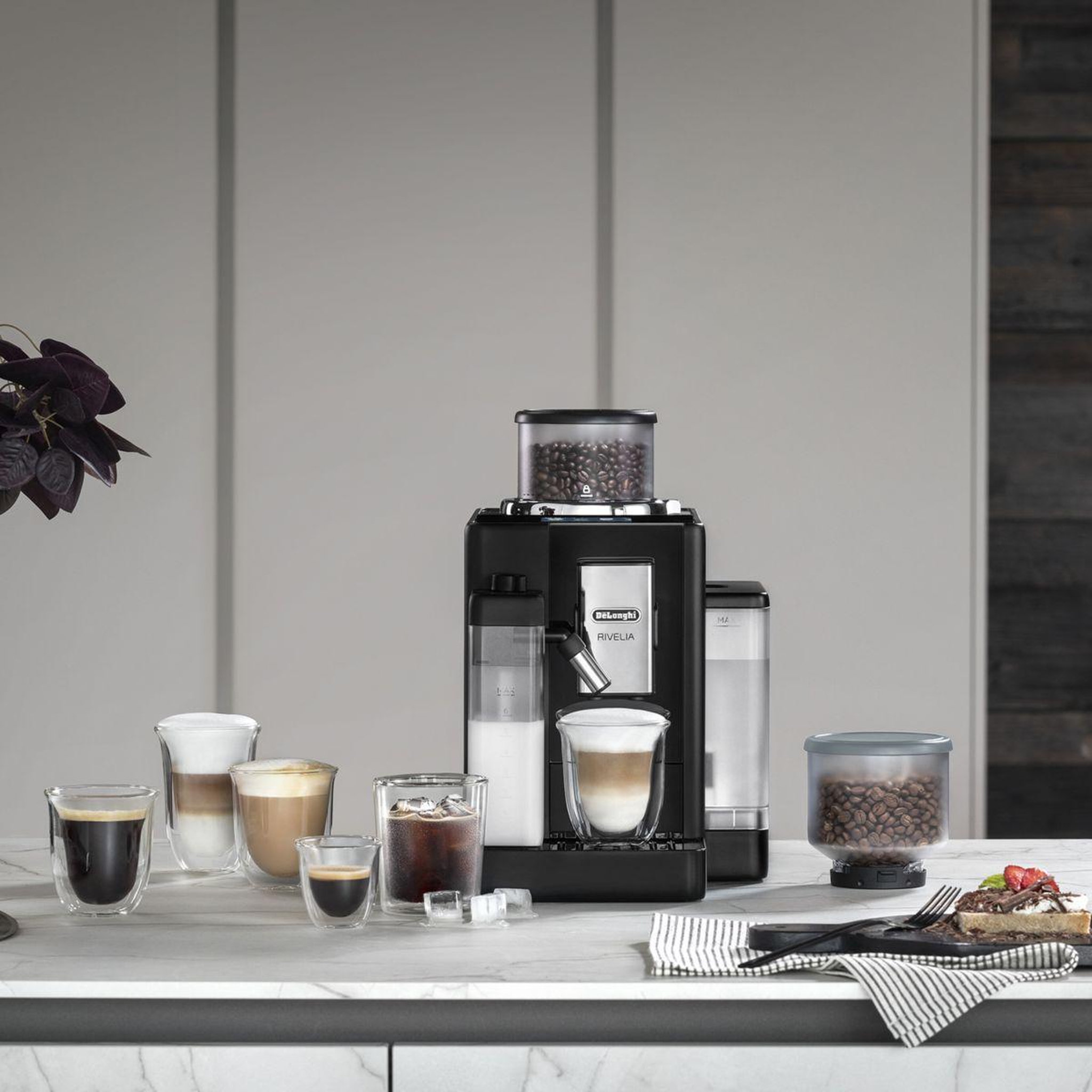 Voir la diapositive 3 : DELONGHI Expresso broyeur feb4455.b rivelia latte noire