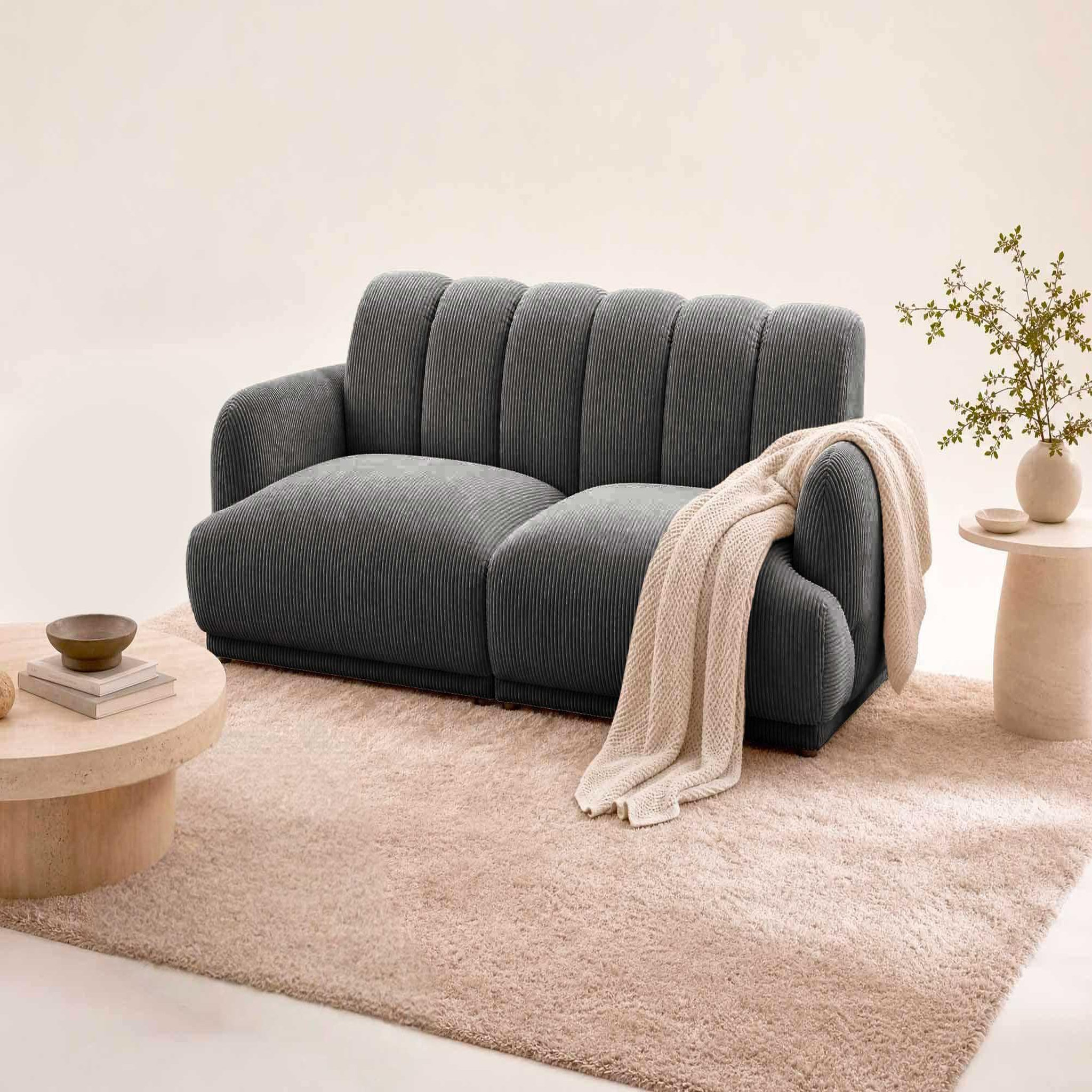 Voir la diapositive 2 : BEST MOBILIER Luigi - canapé droit 3 places en velours côtelé