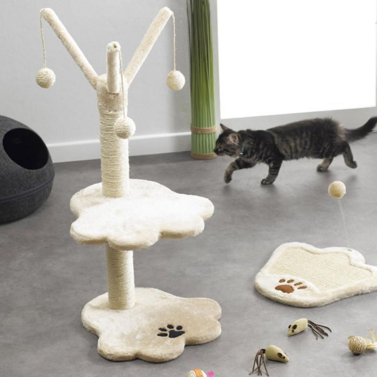 Paris Prix Arbre à Chat avec Jouets  1 Plateforme  82cm Ecru