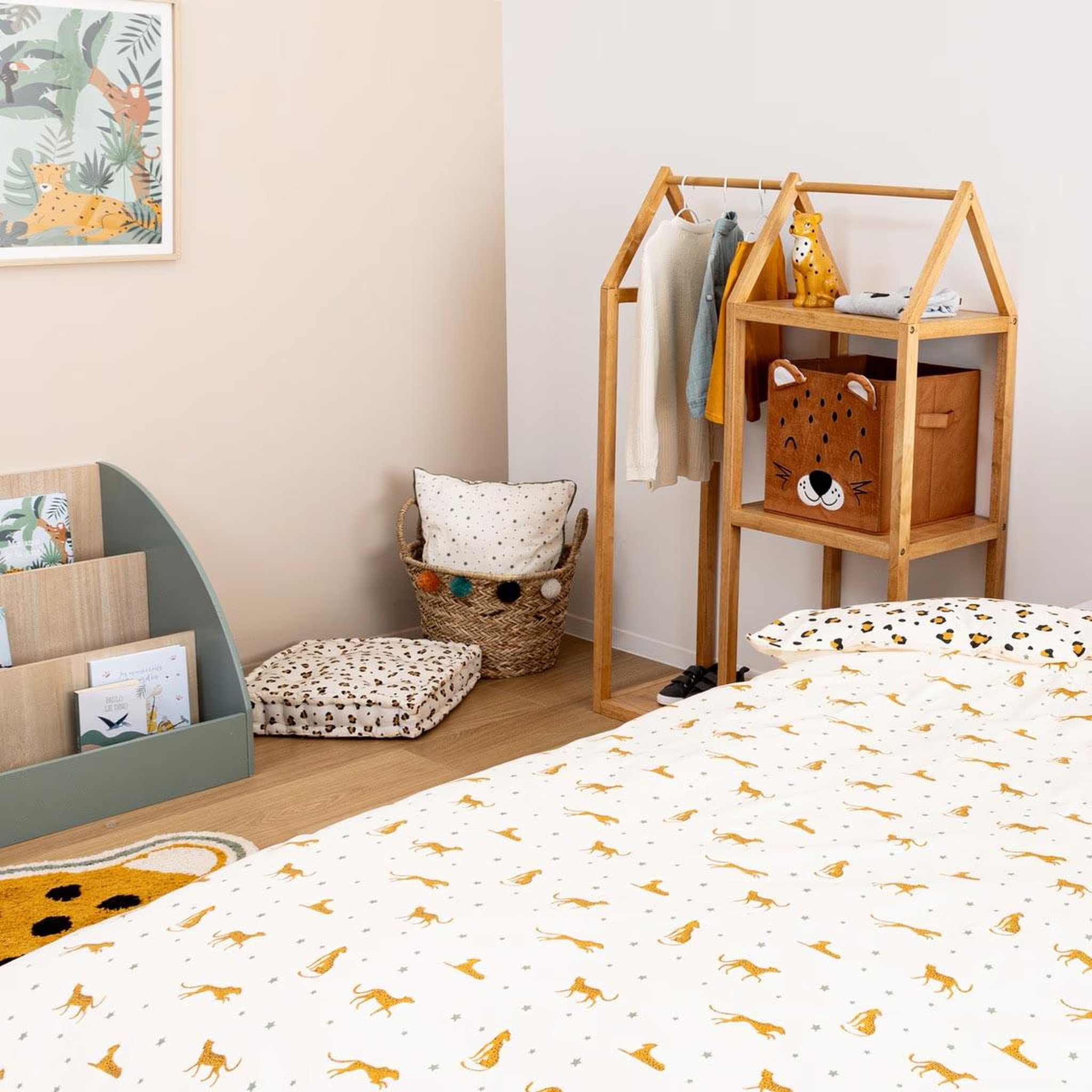 Voir la diapositive 2 : Atmosphera Kids Coussin déco enfant  léopard  40x40cm multicolore