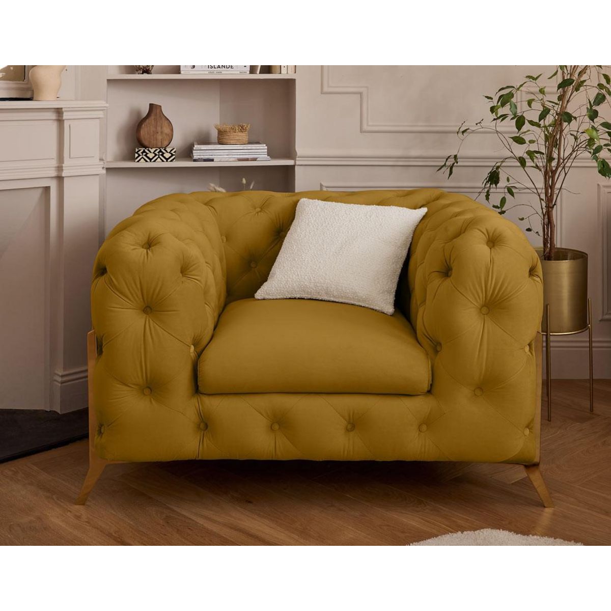 LISA DESIGN Camden - fauteuil chesterfield en velours - pieds en métal doré