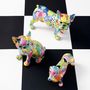 Voir la diapositive 2 : Paris Prix Lot de 2 Statuettes  Bulldogs Assis  20cm Multicolore