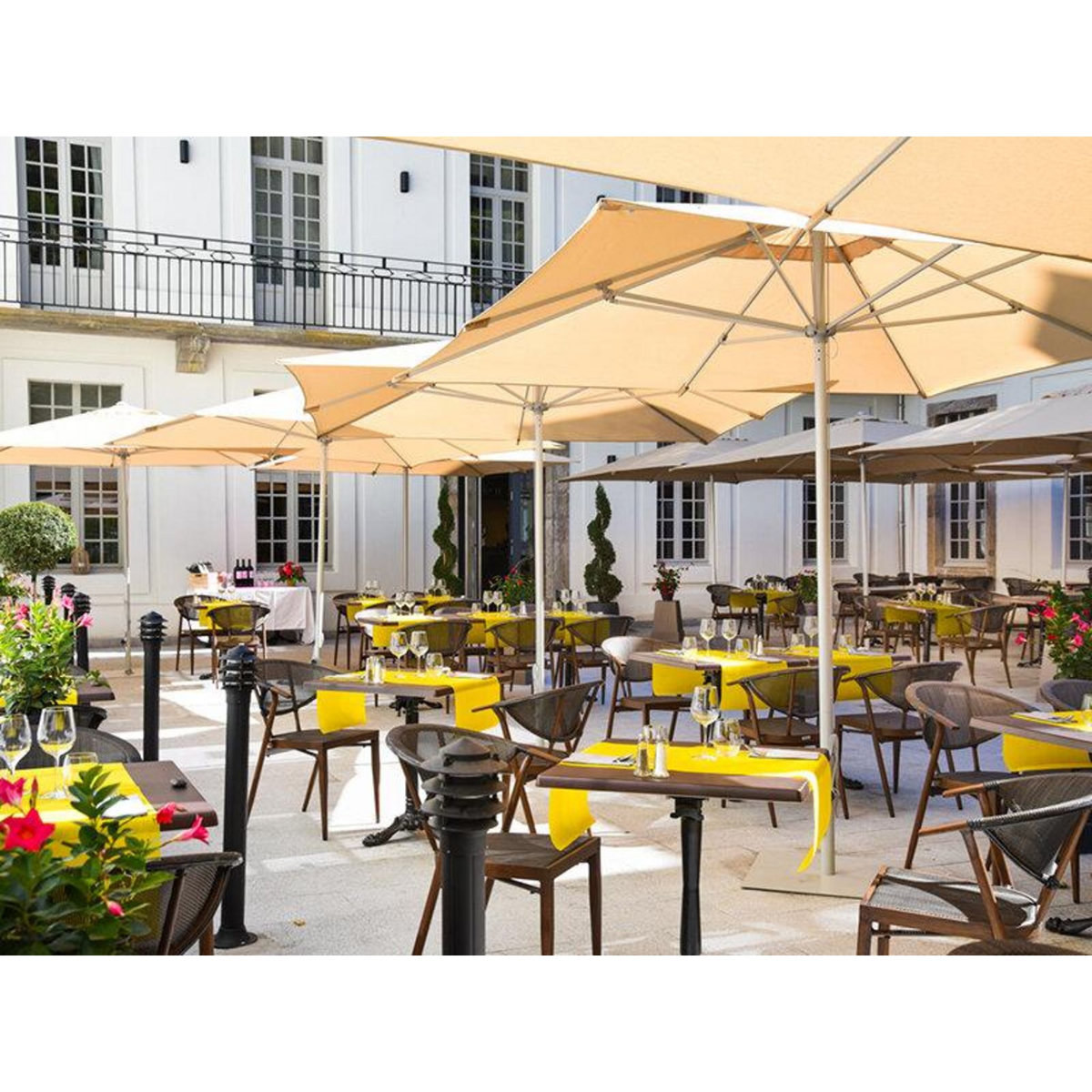 Smartbox Séjour de 3 jours à Bagnères-de-Luchon avec champagne en hôtel 4* - Coffret Cadeau Séjour