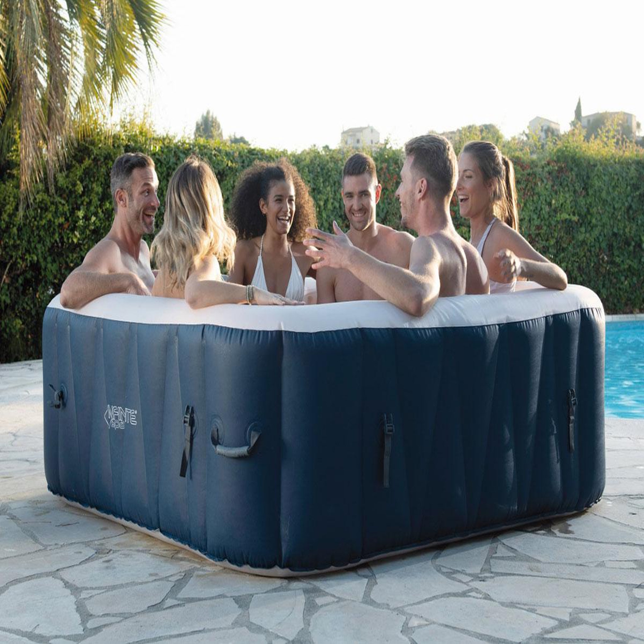 Voir la diapositive 2 : INFINITE SPA Spa gonflable champion carré bulles 6 places + accessoires offerts - infinite spa