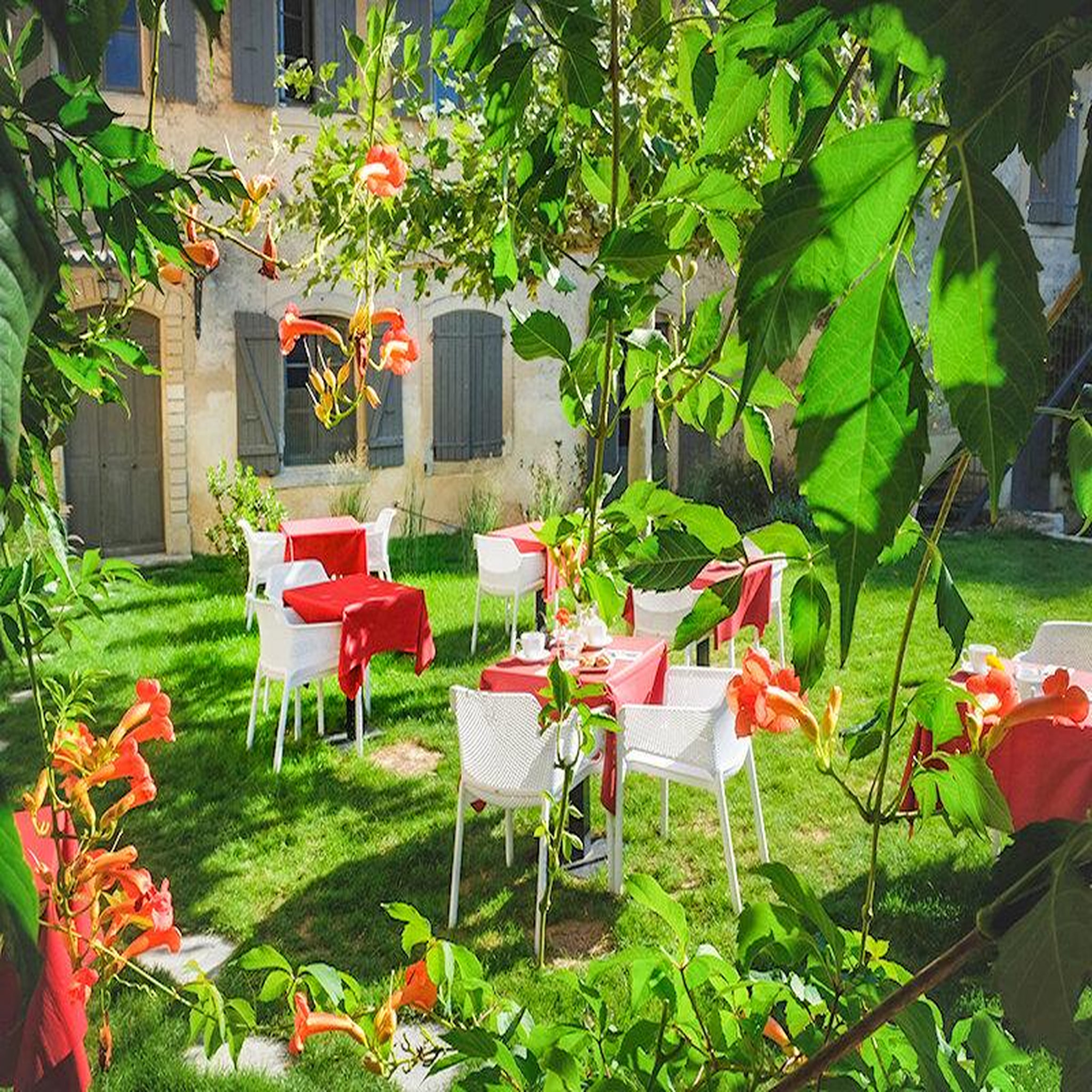 Voir la diapositive 3 : Smartbox Séjour de 2 jours en hôtel 4* près de montélimar - coffret cadeau séjour