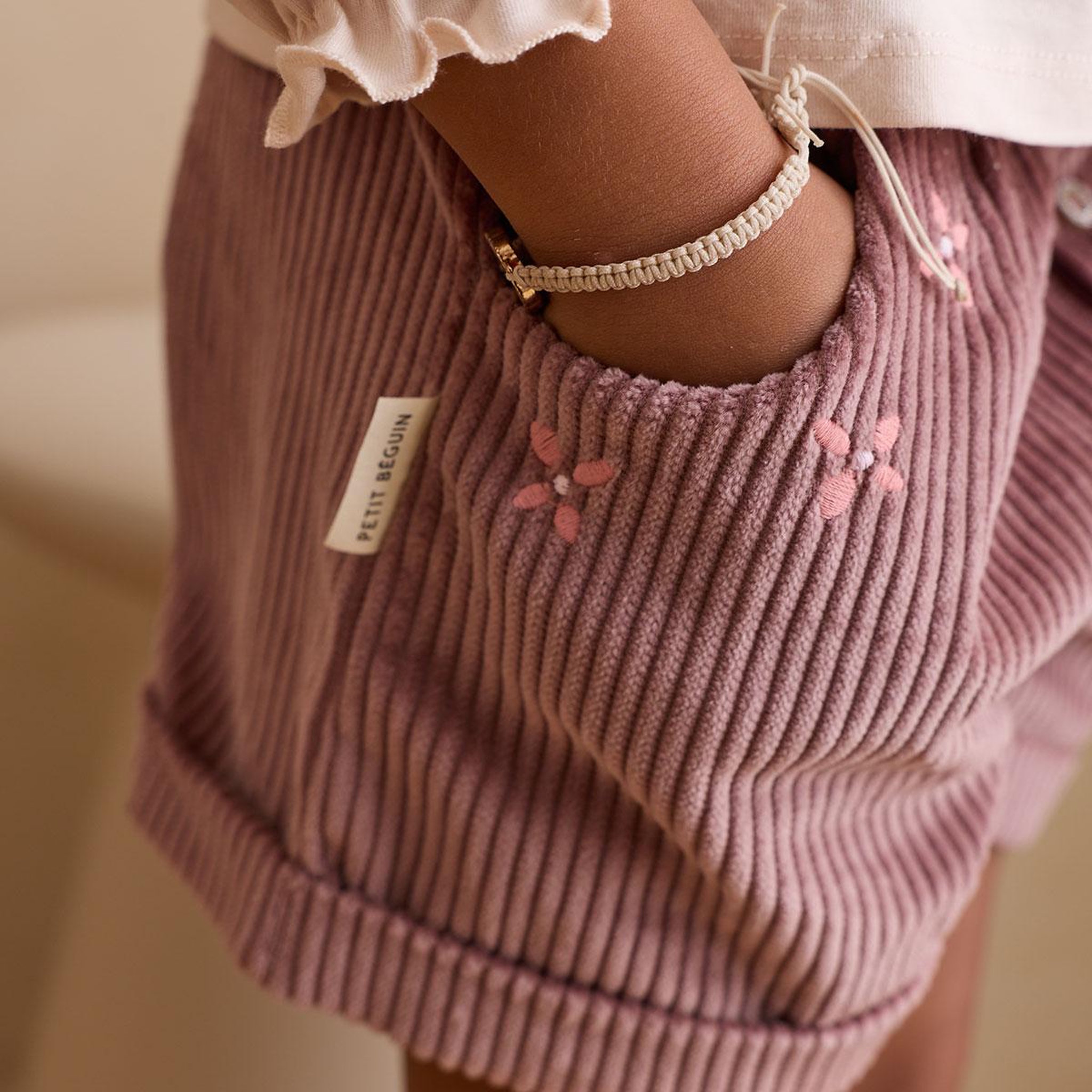 Voir la diapositive 4 : Petit Béguin Short enfant en velours côtelé sora