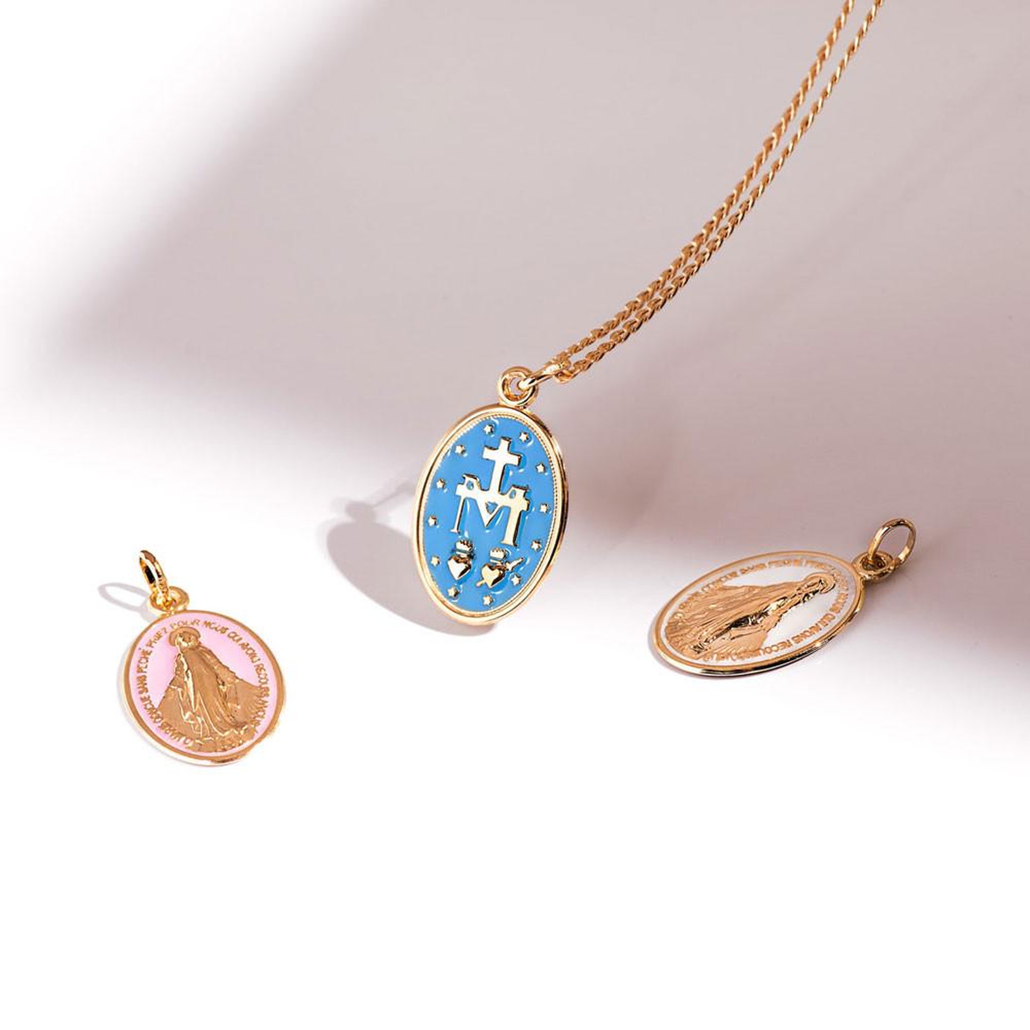 Voir la diapositive 2 : L'ATELIER D'AZUR Médaille Or 18 Carats 750 Jaune Vierge Miraculeuse - Chaîne Offerte