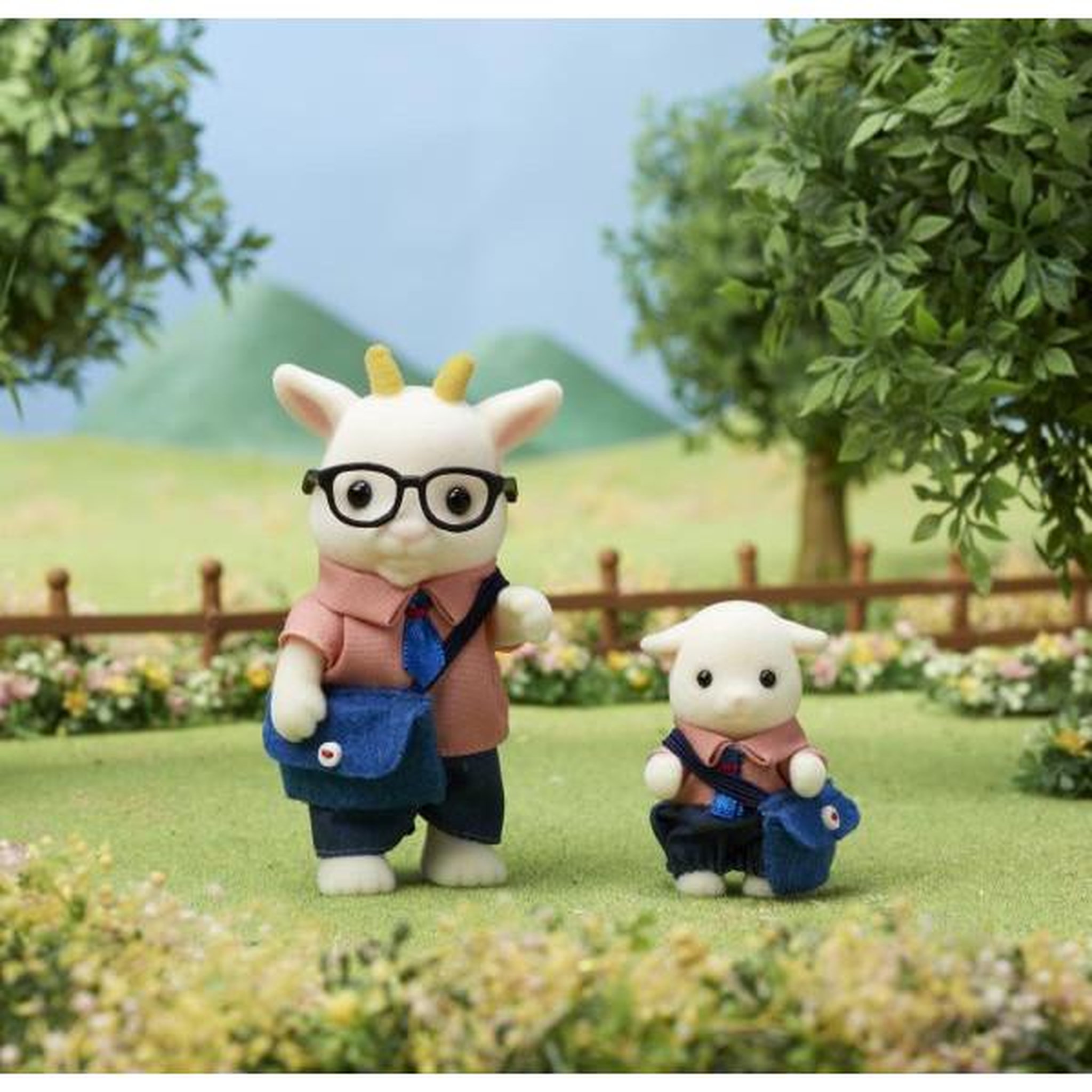 Voir la diapositive 5 : Sylvanian Families Figurines miniatures - SYLVANIAN FAMILIES - La famille Chevre - 4 personnages articulés et habillés avec soin