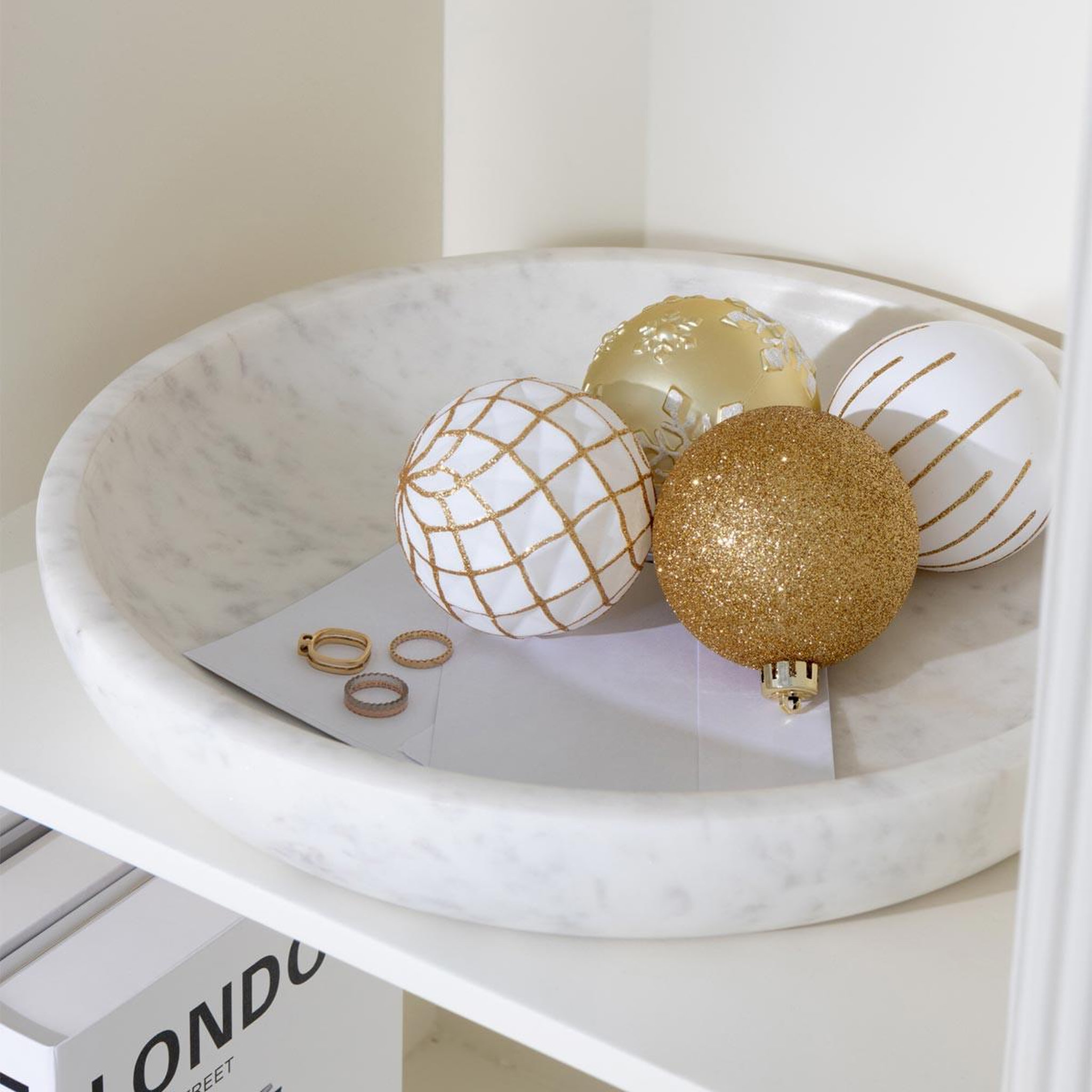 Voir la diapositive 2 : J-LINE Coupelle déco en marbre  glacier  35cm blanc