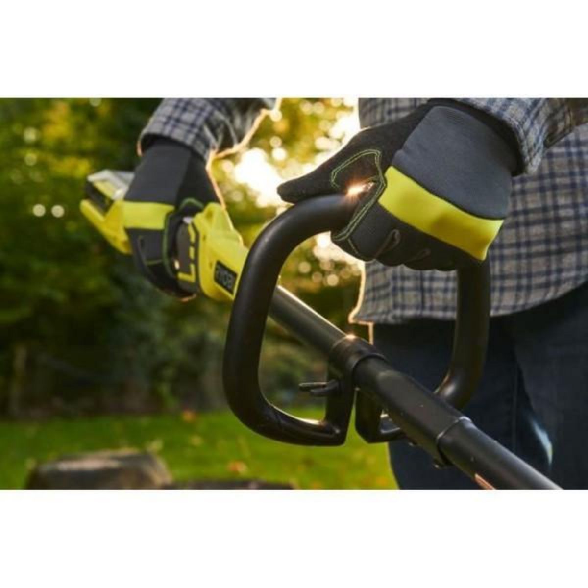 Ryobi RYOBI - Coupe-bordures 36V MAXPOWER - Ø coupe 28-33 cm - Ø fil 1 x 2,0 mm - vendu sans batterie ni chargeur - RY36LT33A-0