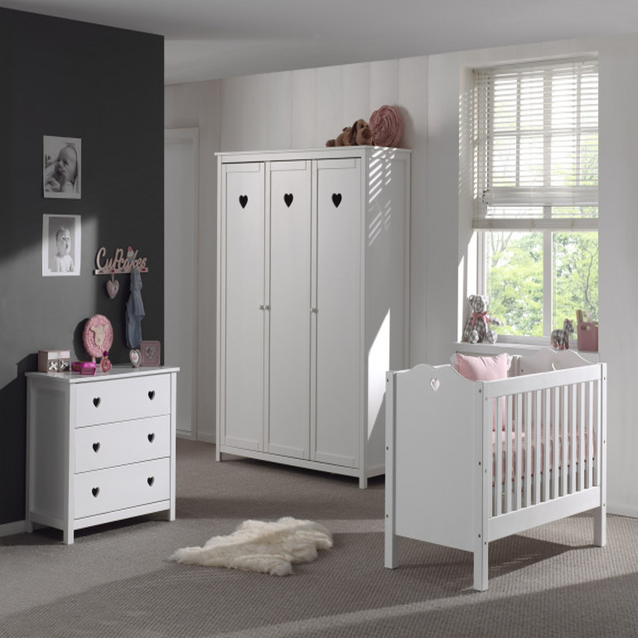 Voir la diapositive 4 : Armoire 3 portes MAUDE