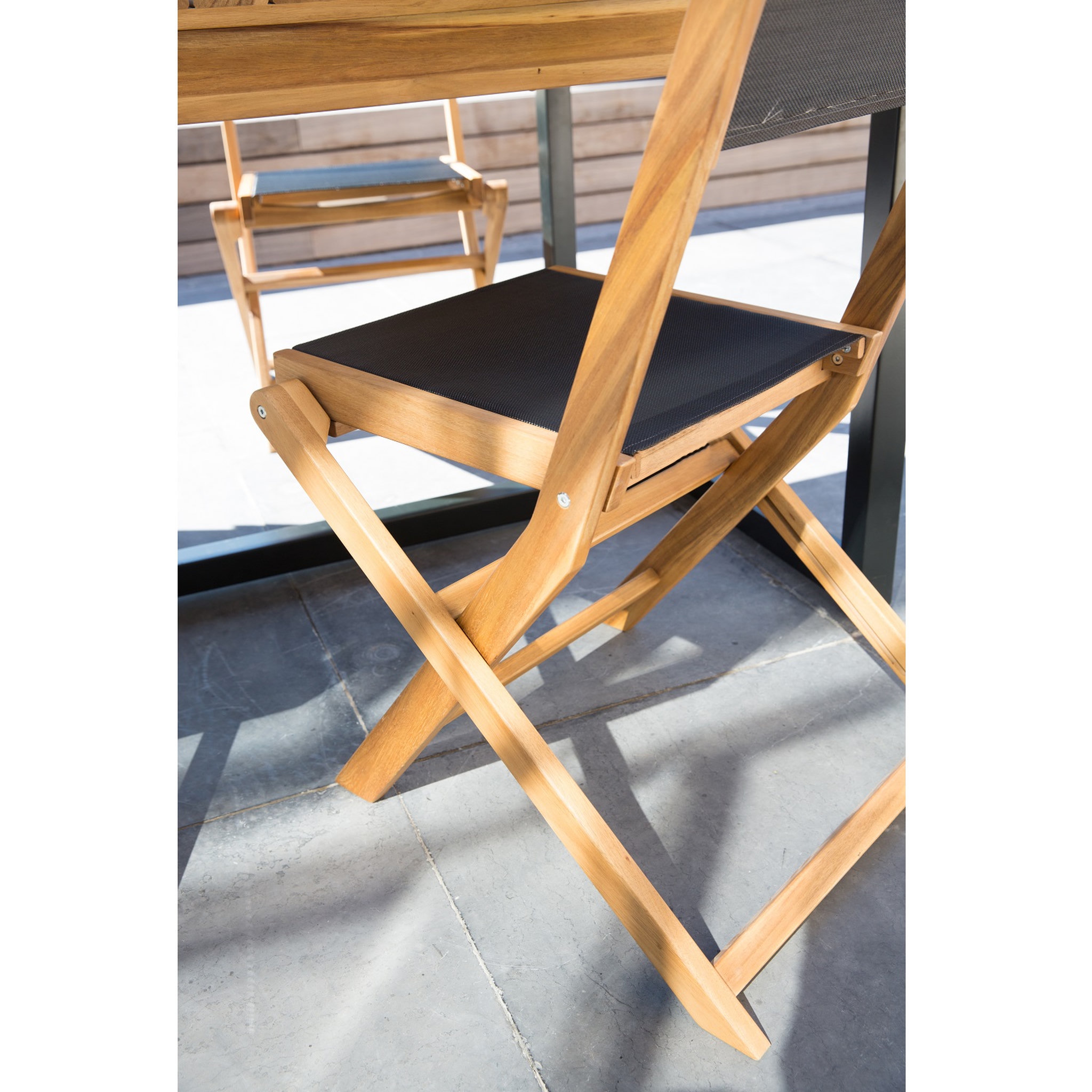 Voir la diapositive 3 : GARDENSTAR Chaise de jardin - Bois/Textilène - Noire - JAVA