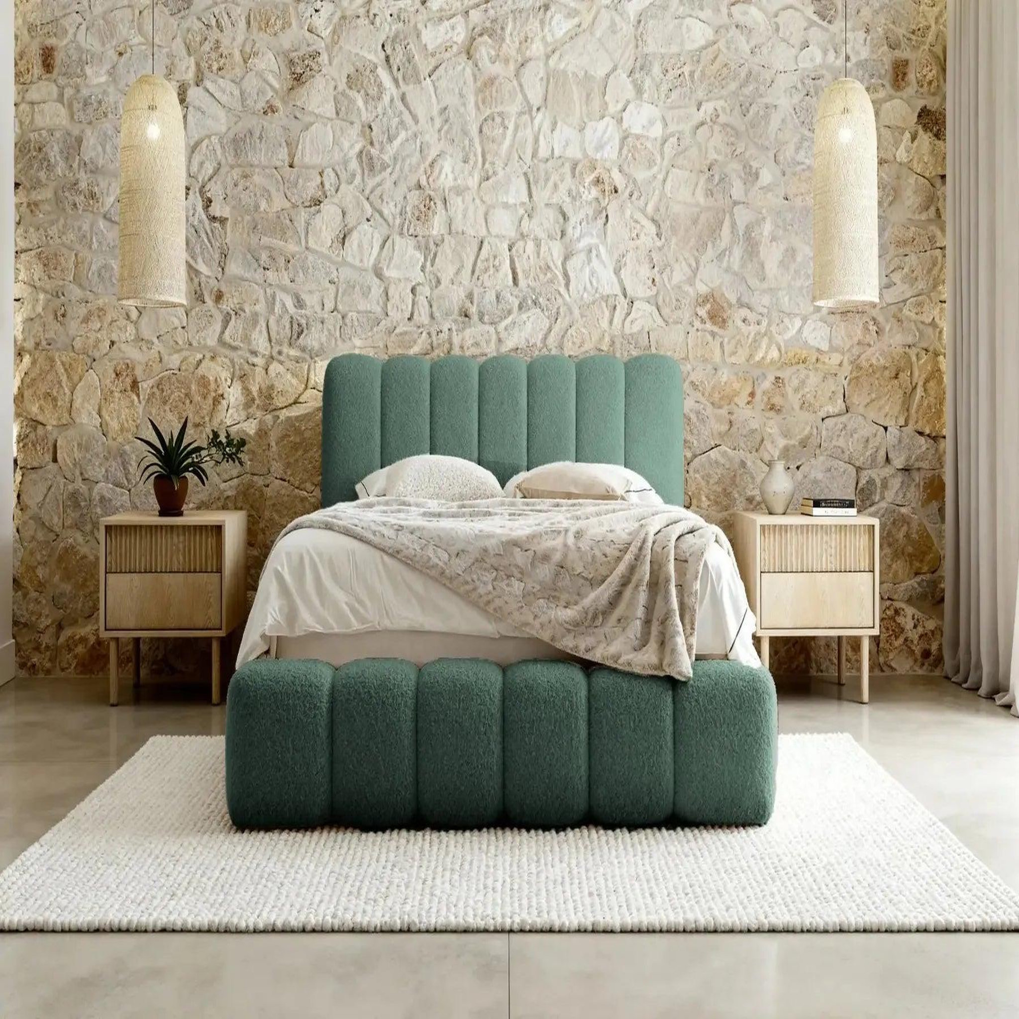 Voir la diapositive 6 : CASANOVA PARIS Garance - lit coffre tissu chenille