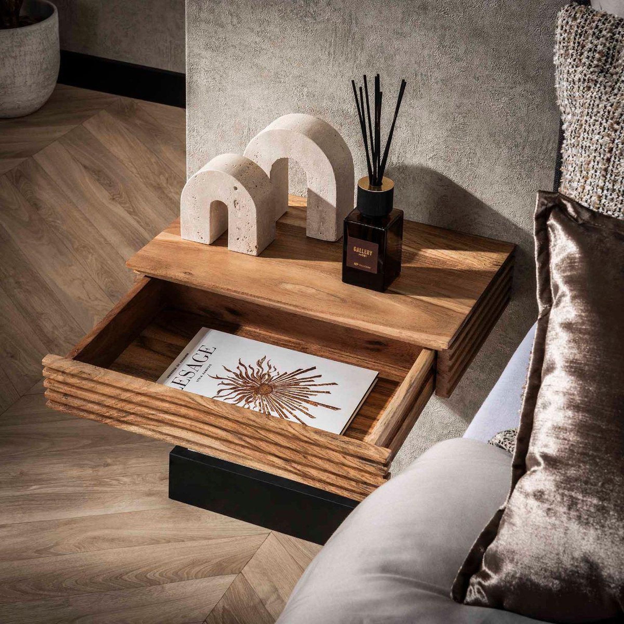 Voir la diapositive 3 : JLC KREATION Table de chevet en bois massif yelles xl 1 tiroir (lot de 2)