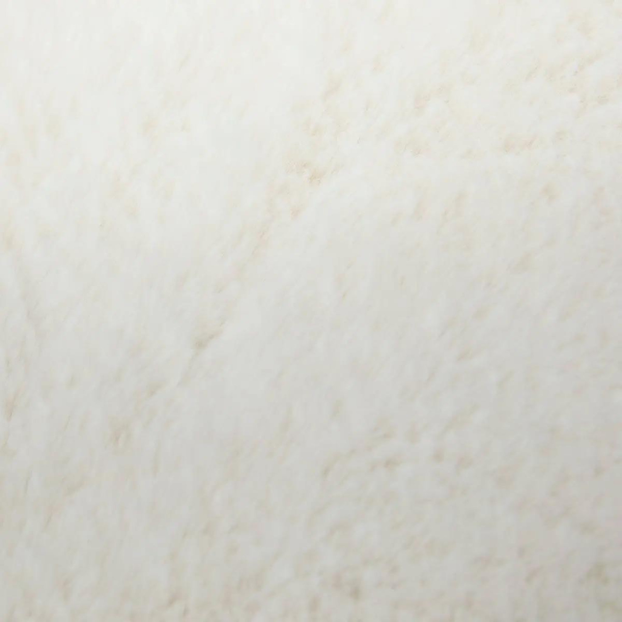 Voir la diapositive 3 : ATMOSPHERA Tapis imitation fourrure  couka  120x170cm blanc