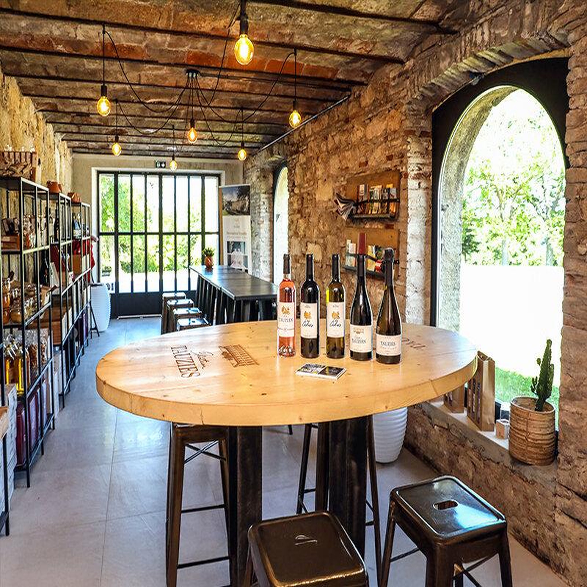Voir la diapositive 6 : Smartbox 2 jours en château 4* avec dégustation de vin à gaillac - coffret cadeau séjour