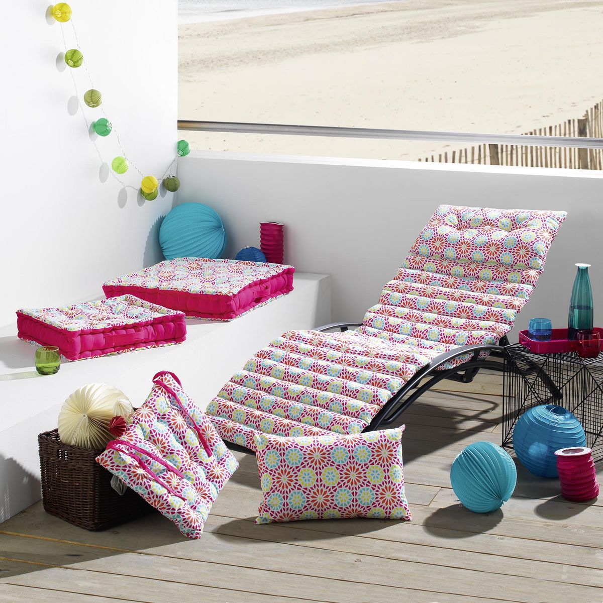 Coussin bain de soleil pour extérieur motifs fleurs kaléidoscope