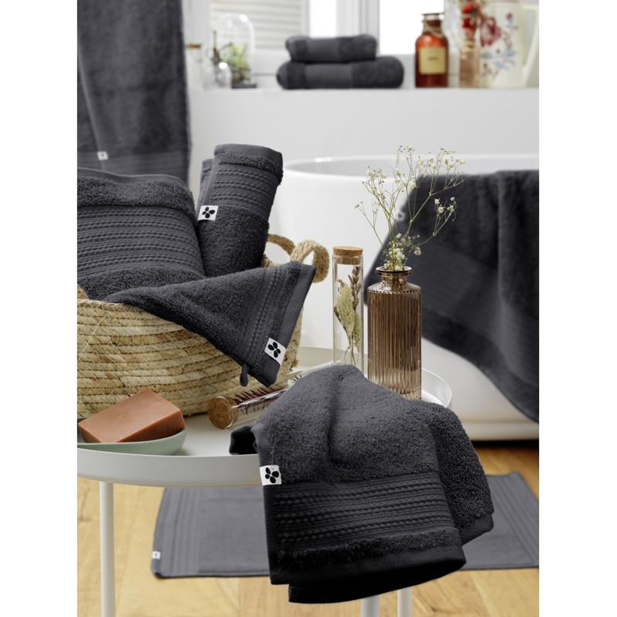 Voir la diapositive 4 : L EFFET PAPILLON Lot de 2 gants de toilette  Garance  15 x 21 cm / 100% Coton Bio / 600 gr/m² l'Effet Papillon -  - Lot de 2 Gants de toilette 15 x 21 cm