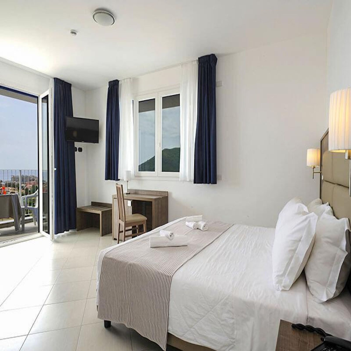 Smartbox Noël cocooning : 2 jours de bien-être et d'évasion - Coffret Cadeau Multi-thèmes