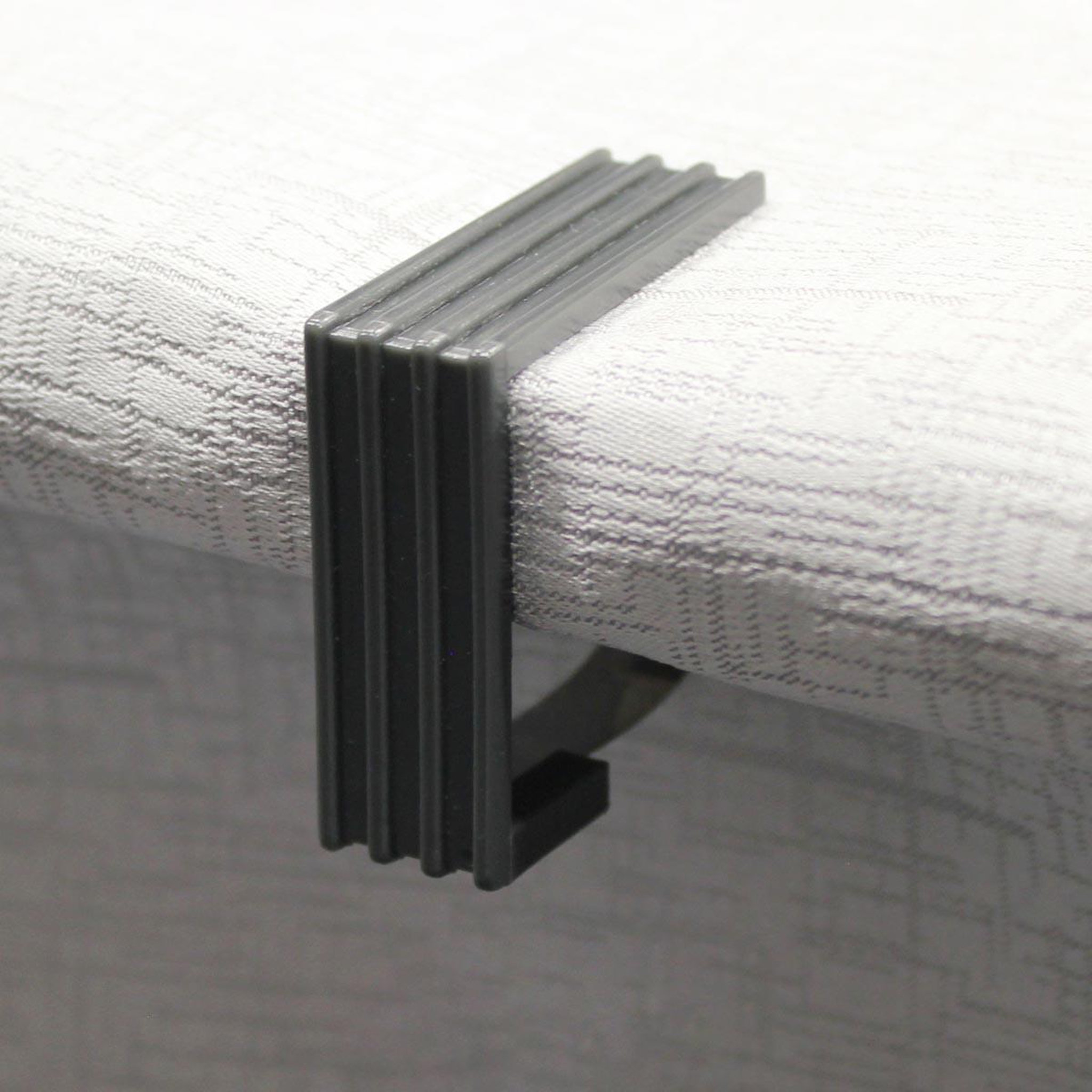 Voir la diapositive 3 : Douceur d'Intérieur Lot de 4 pinces nappe  thad  4cm anthracite