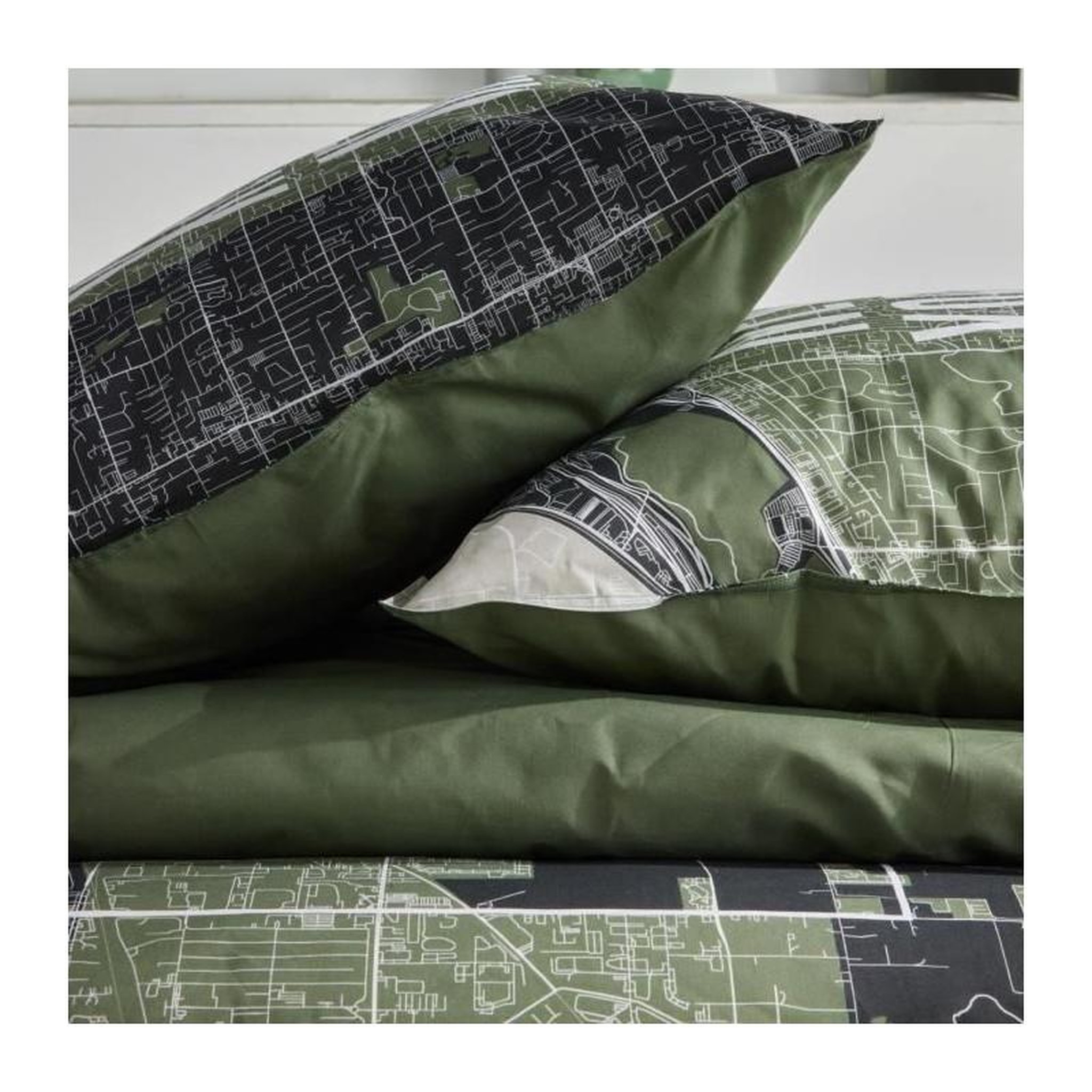 Voir la diapositive 4 : Today Parure de lit - TODAY - JAVA - 2 personnes - 240x220 cm - Coton - Imprimé New York - Vert