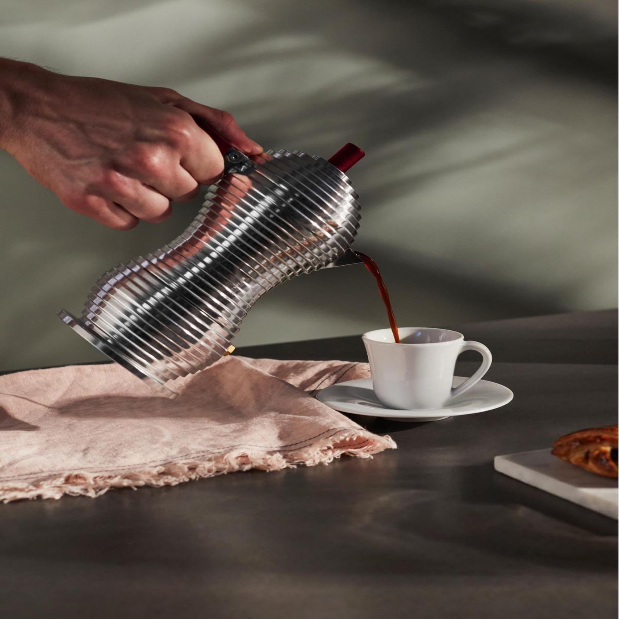Voir la diapositive 3 : ALESSI Alessi MDL02/3RFM machine à café manuelle