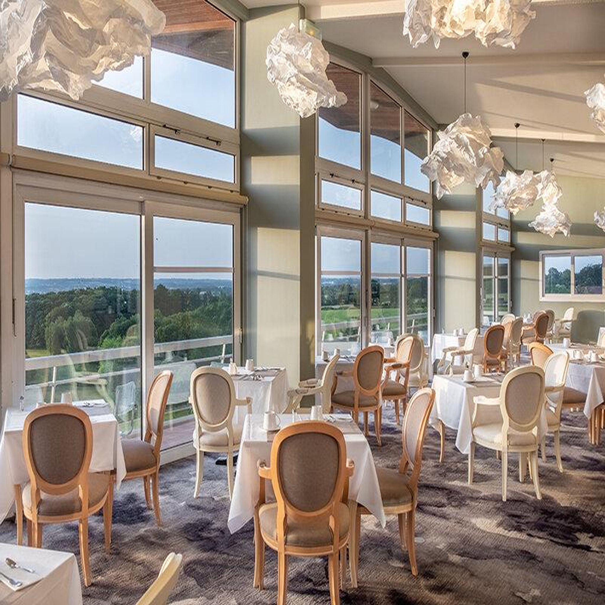 Voir la diapositive 2 : Smartbox 2 jours de détente en hôtel 4* avec dîner et accès à l'espace détente près de limoges - coffret cadeau séjour