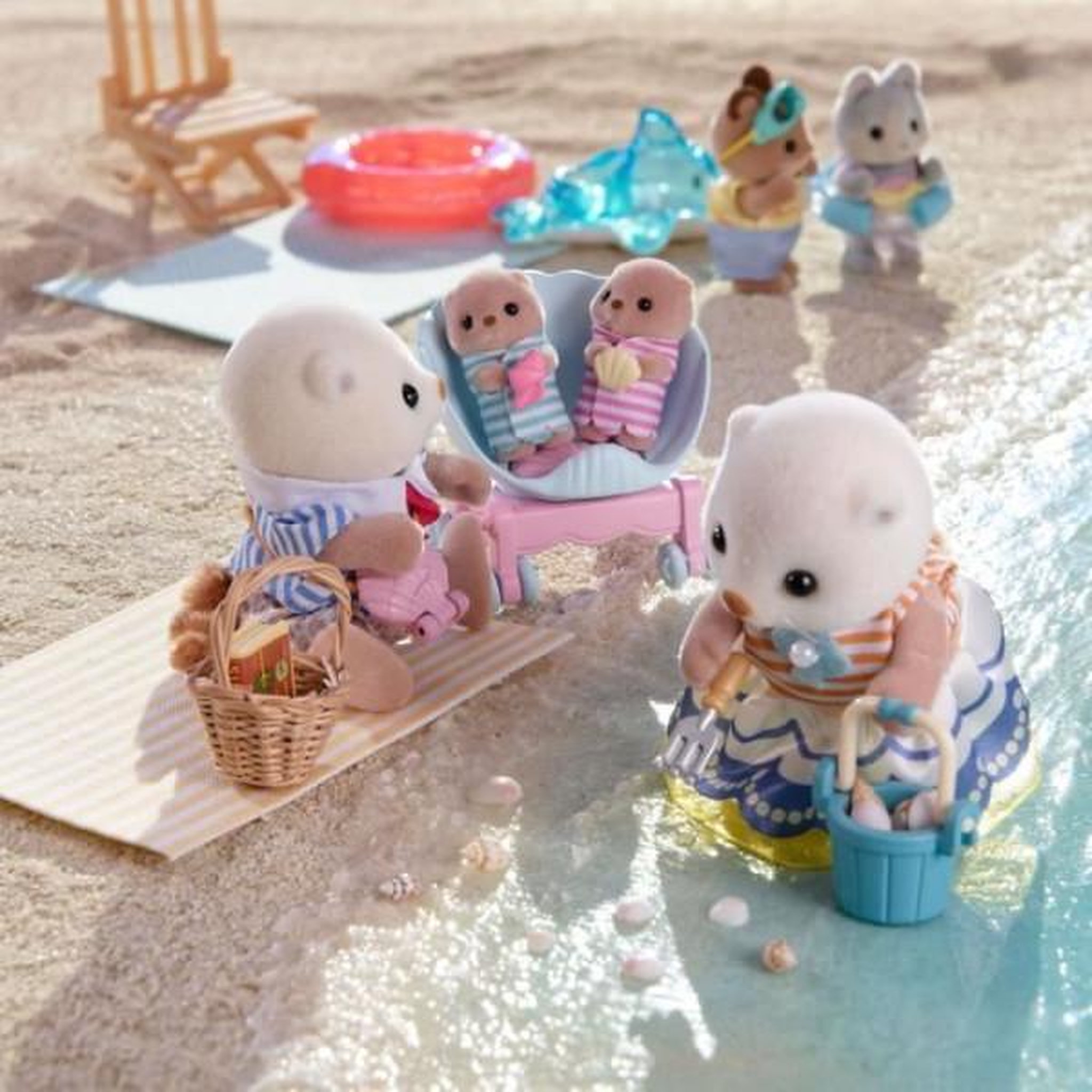 Voir la diapositive 3 : Sylvanian Families La famille Loutre de mer - SYLVANIAN FAMILIES - 5803