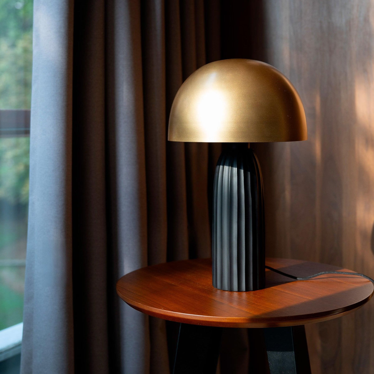 MAISON PAVANE Lampe à poser en métal noir et doré-Joy