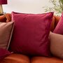 Voir la diapositive 5 : ATMOSPHERA Coussin Déco Uni  Lilou  55x55cm Rouge Grenat