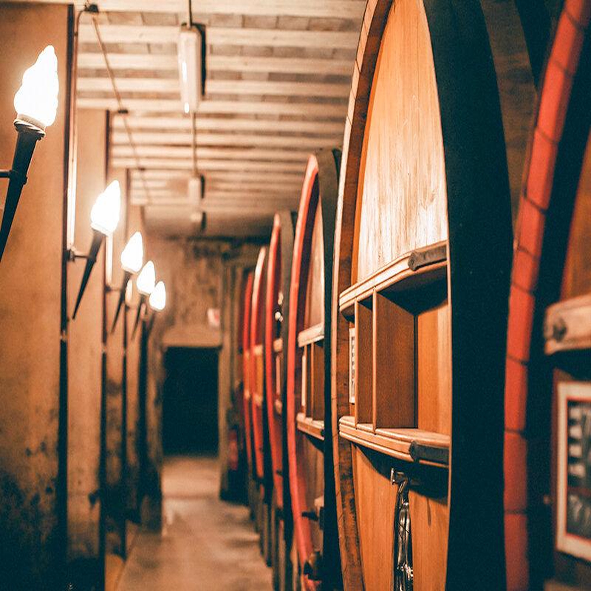 Voir la diapositive 3 : Smartbox Dégustation de 5 vins et visite de cave à châteauneuf-du-pape - coffret cadeau gastronomie