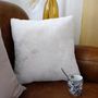 Voir la diapositive 3 : Paris Prix Coussin Déco Imitation Fourrure  Rabbit  40x40cm Blanc