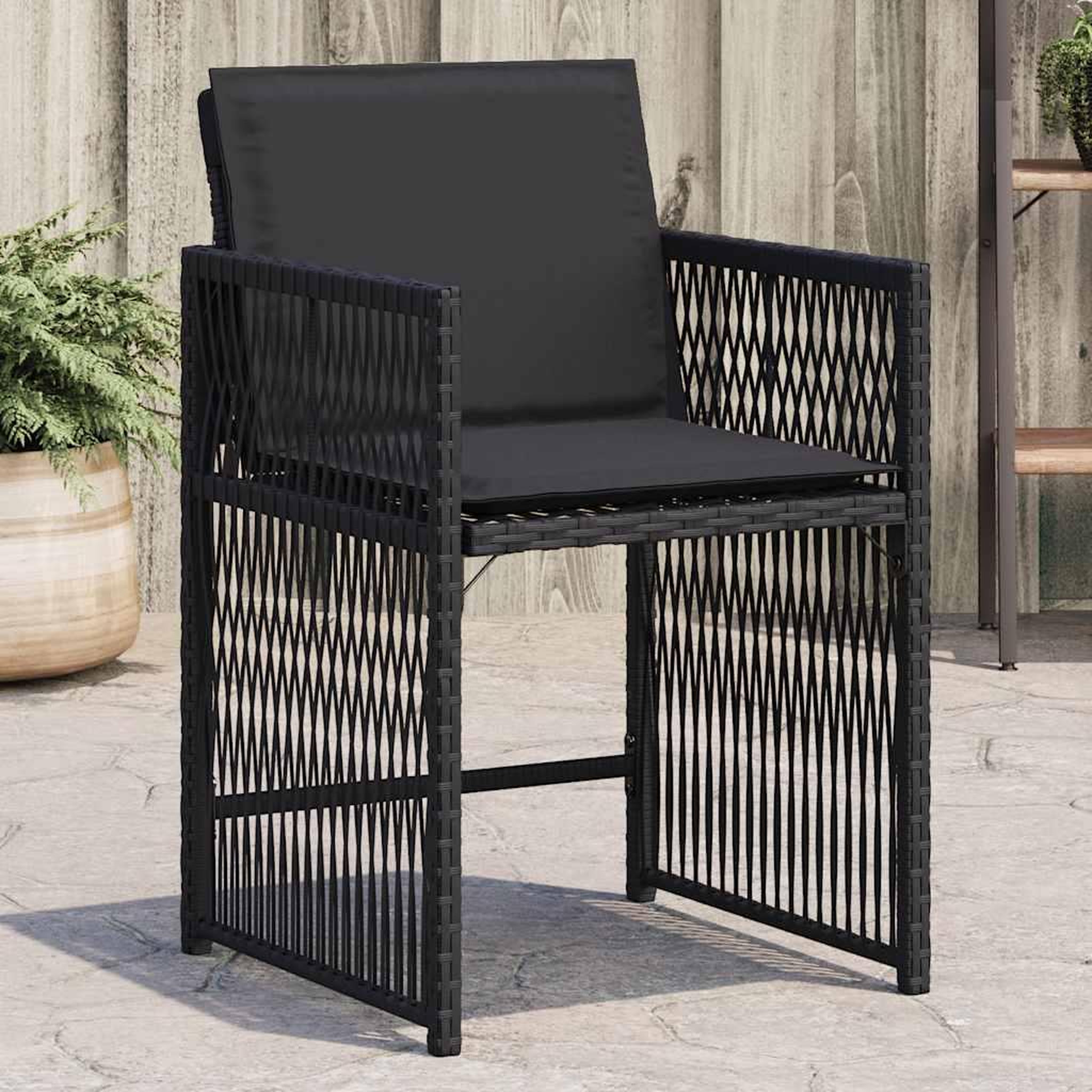 VIDAXL Chaises de jardin lot de 4 avec coussins noir resine tressee