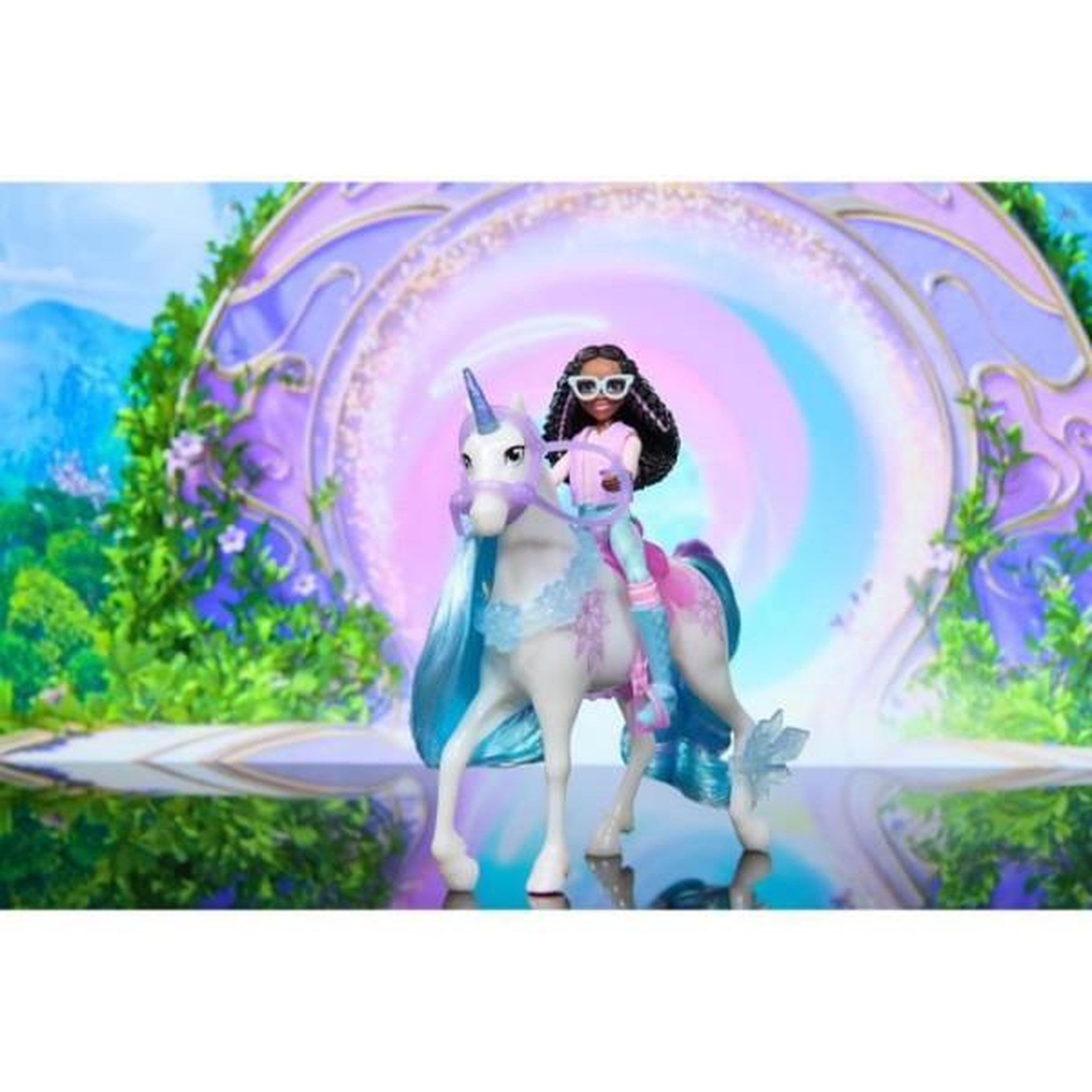 Voir la diapositive 6 : SpinMaster L Ecole des Licornes - Licorne Glacier et Poupee Layla