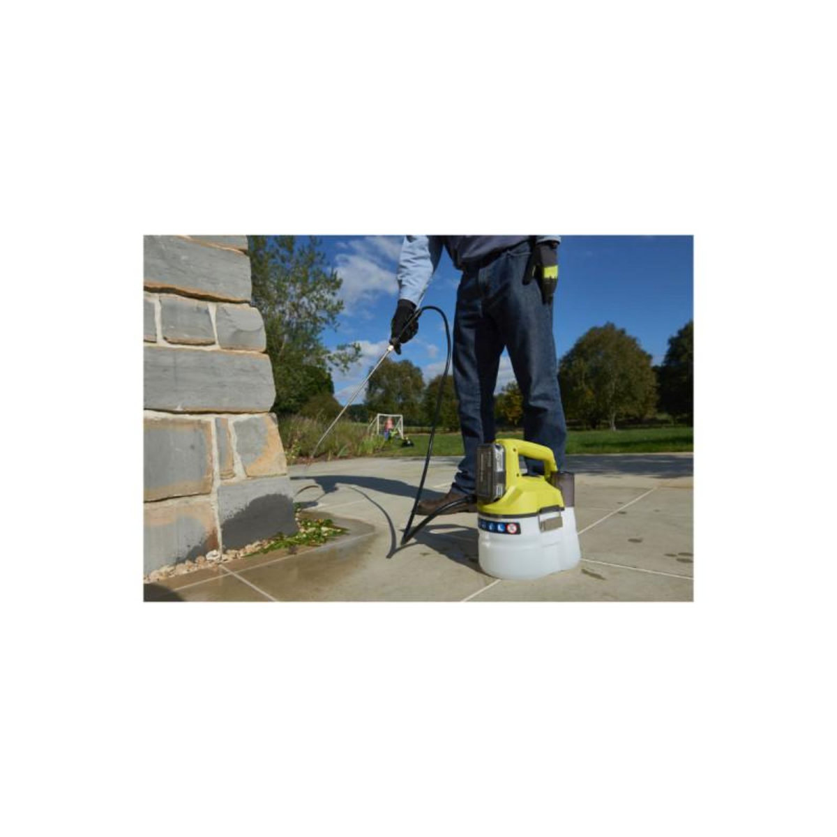 Ryobi Pack RYOBI Pulvérisateur 18V One+ 3,5L OWS1880 - 1 Batterie 2.0Ah - 1 Chargeur rapide