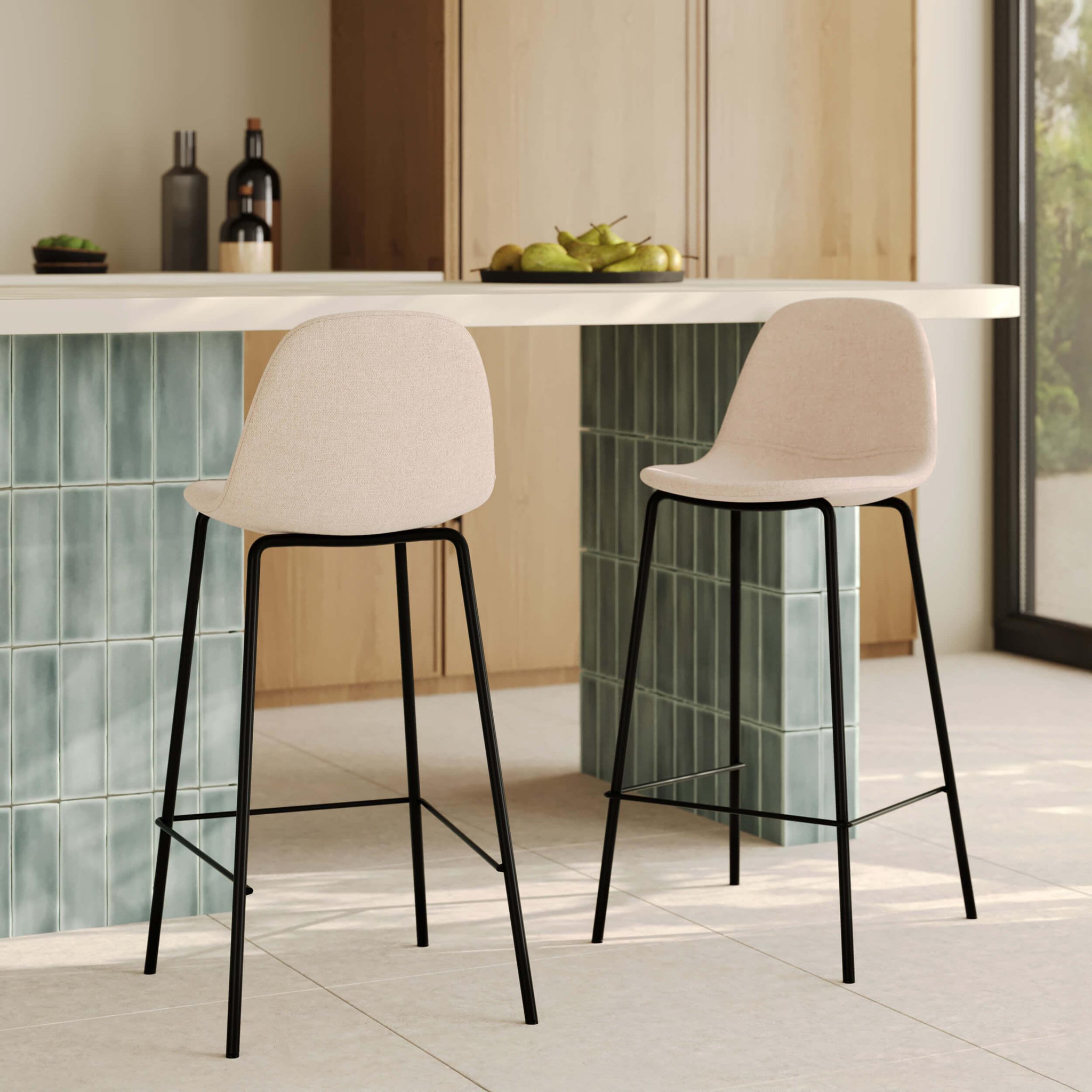 Voir la diapositive 2 : MAISON PAVANE Lot de 2 chaises pour îlot central en tissu beige 65,5 cm-henrik