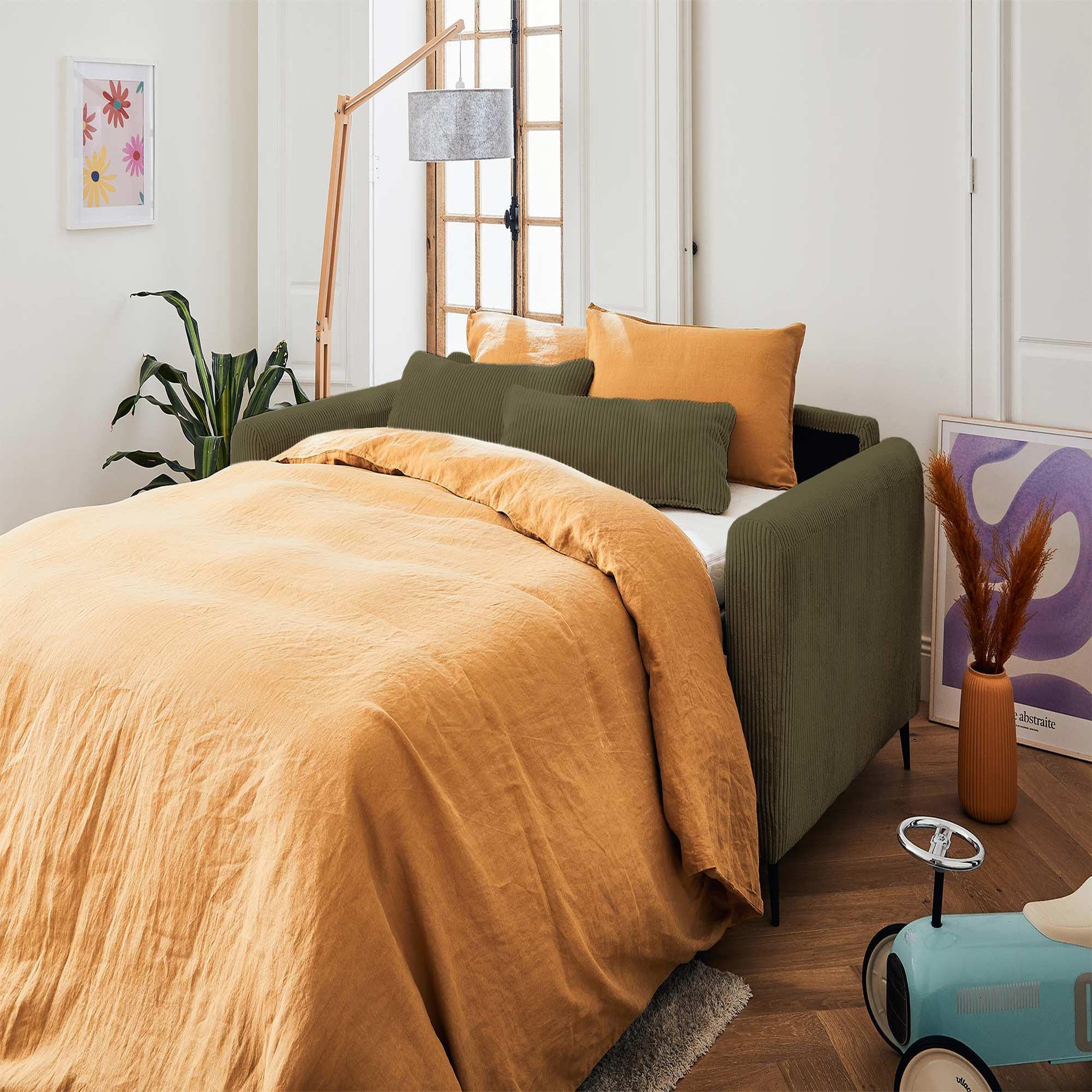 Voir la diapositive 4 : LISA DESIGN Owen - canapé 3 places convertible express couchage quotidien 140 cm matelas 12 cm en velours côtelé
