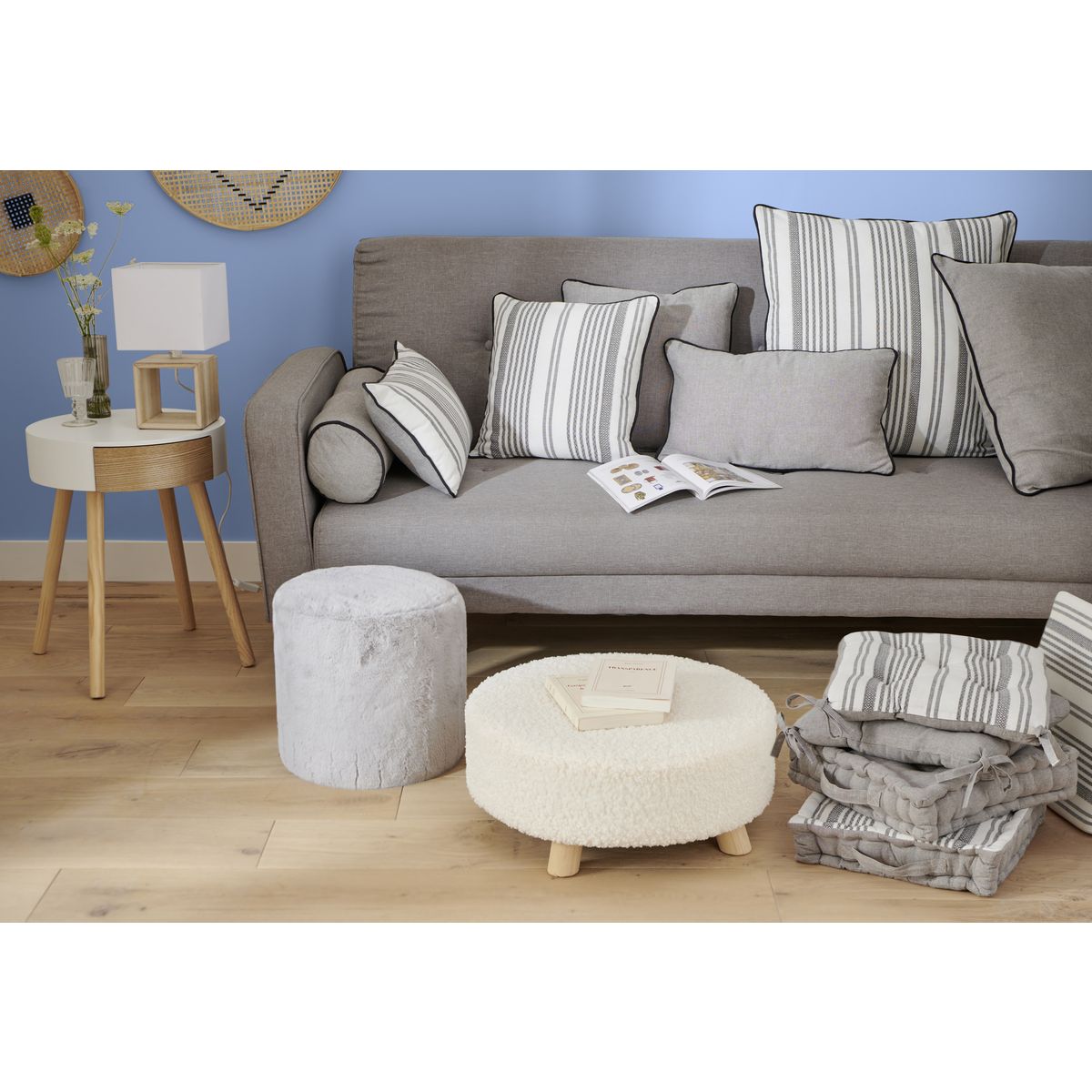 ACTUEL  Pouf fourrure synthétique polyester coloris gris  ACTUEL  